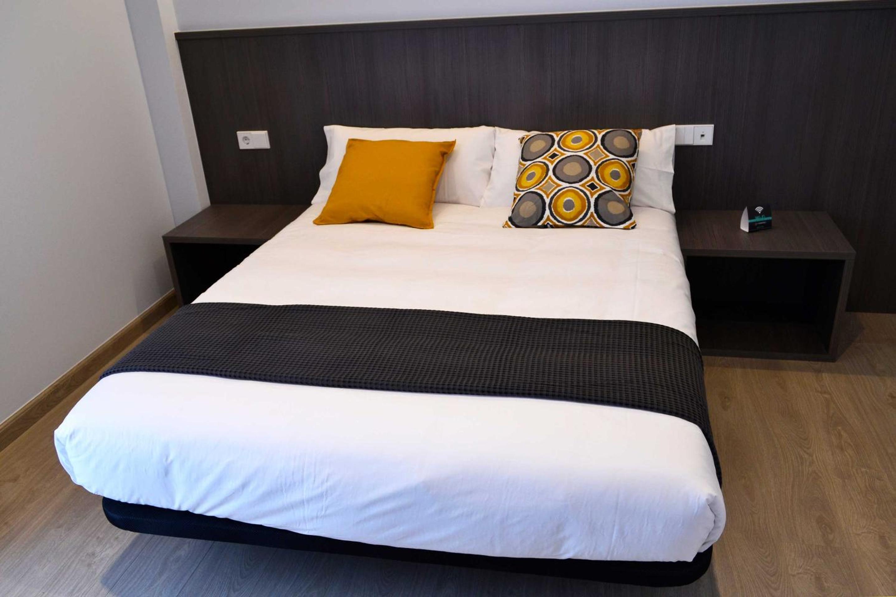 Standard Double or Twin Room - Photo 1