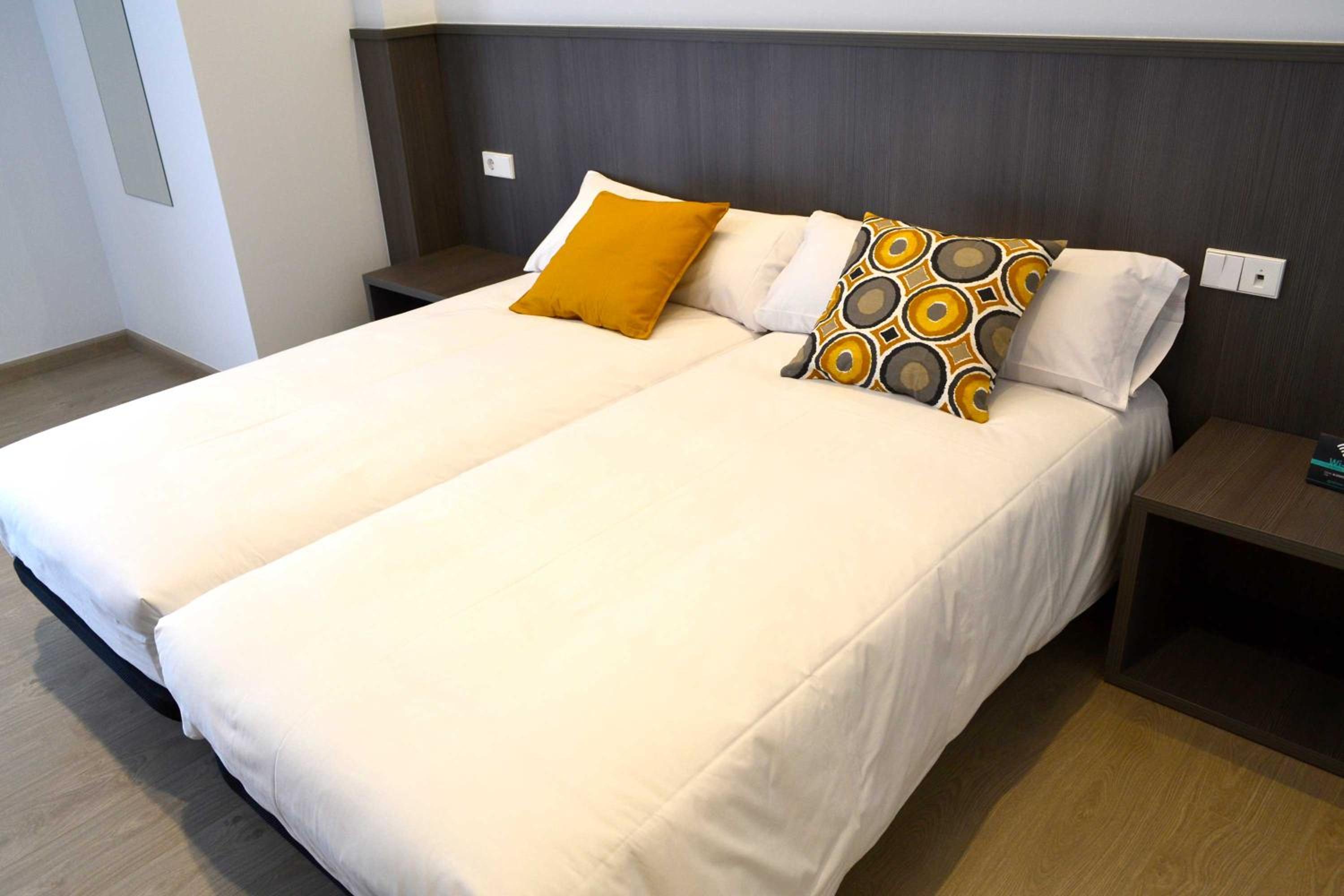 Economy Double or Twin Room photo 2