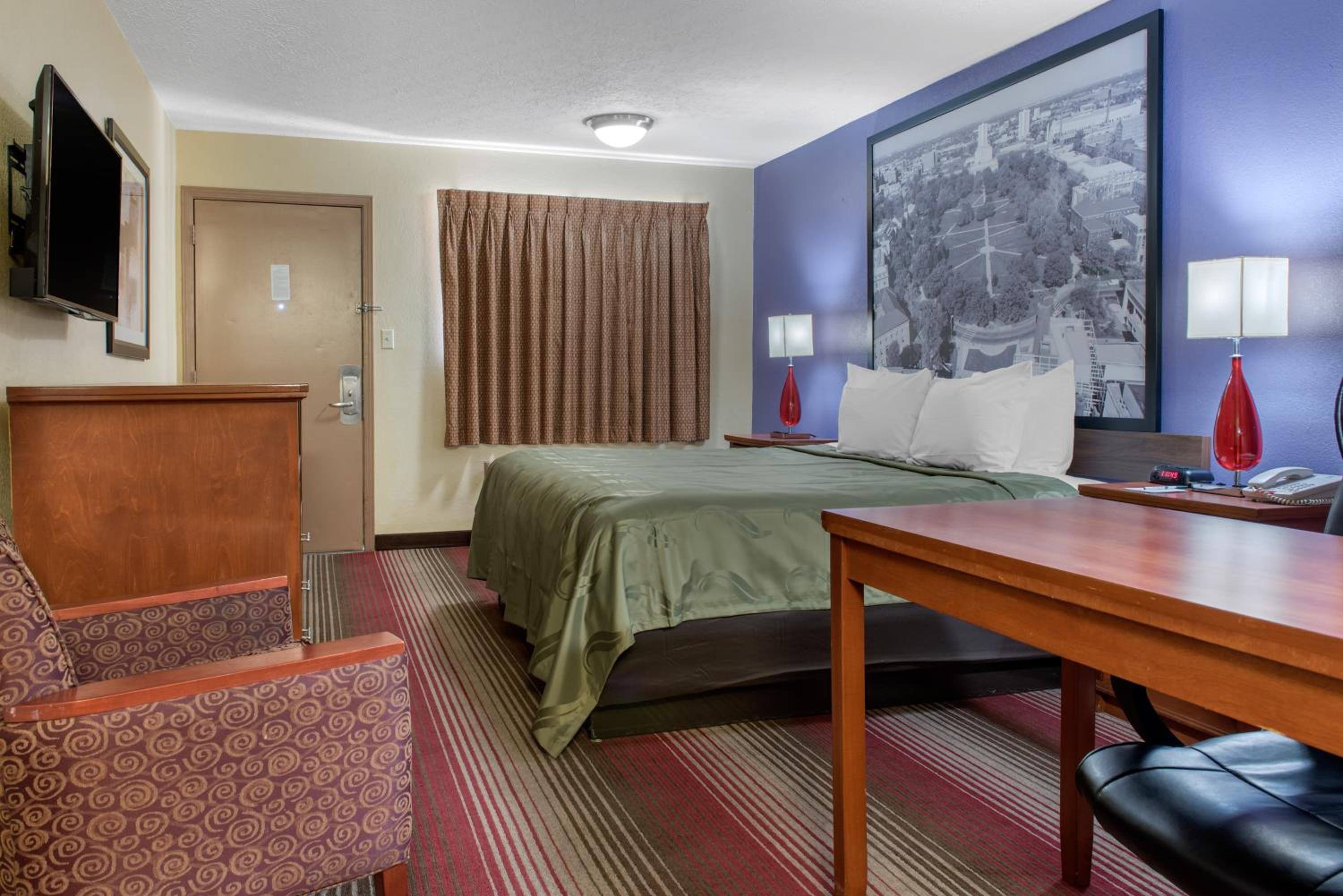 King Room - Non-Smoking - Photo 1