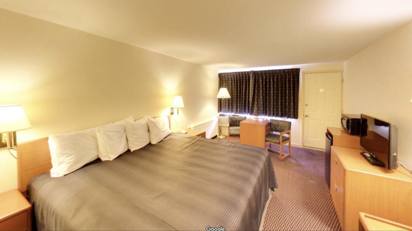 Queen Room - Non-Smoking - Photo 3