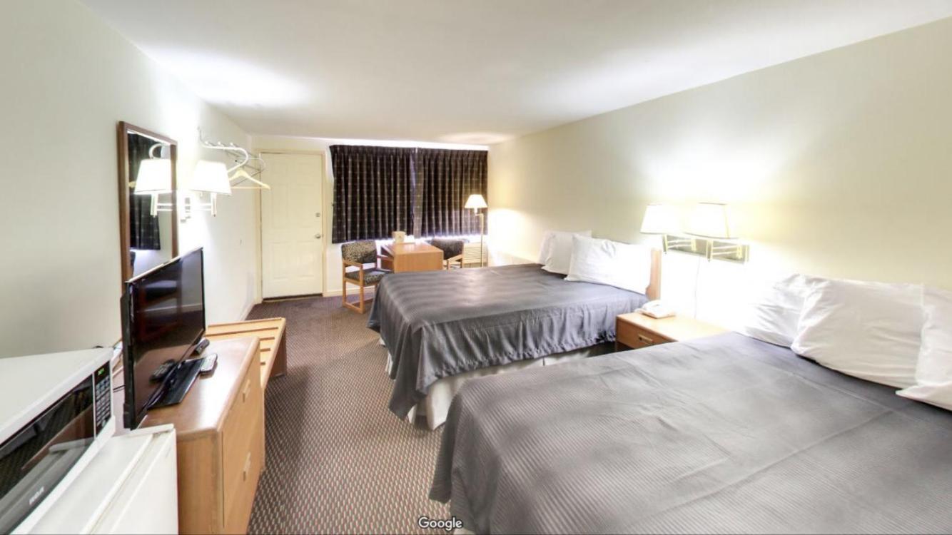 Double Room with Two Double Beds - Non-Smoking - Photo 2