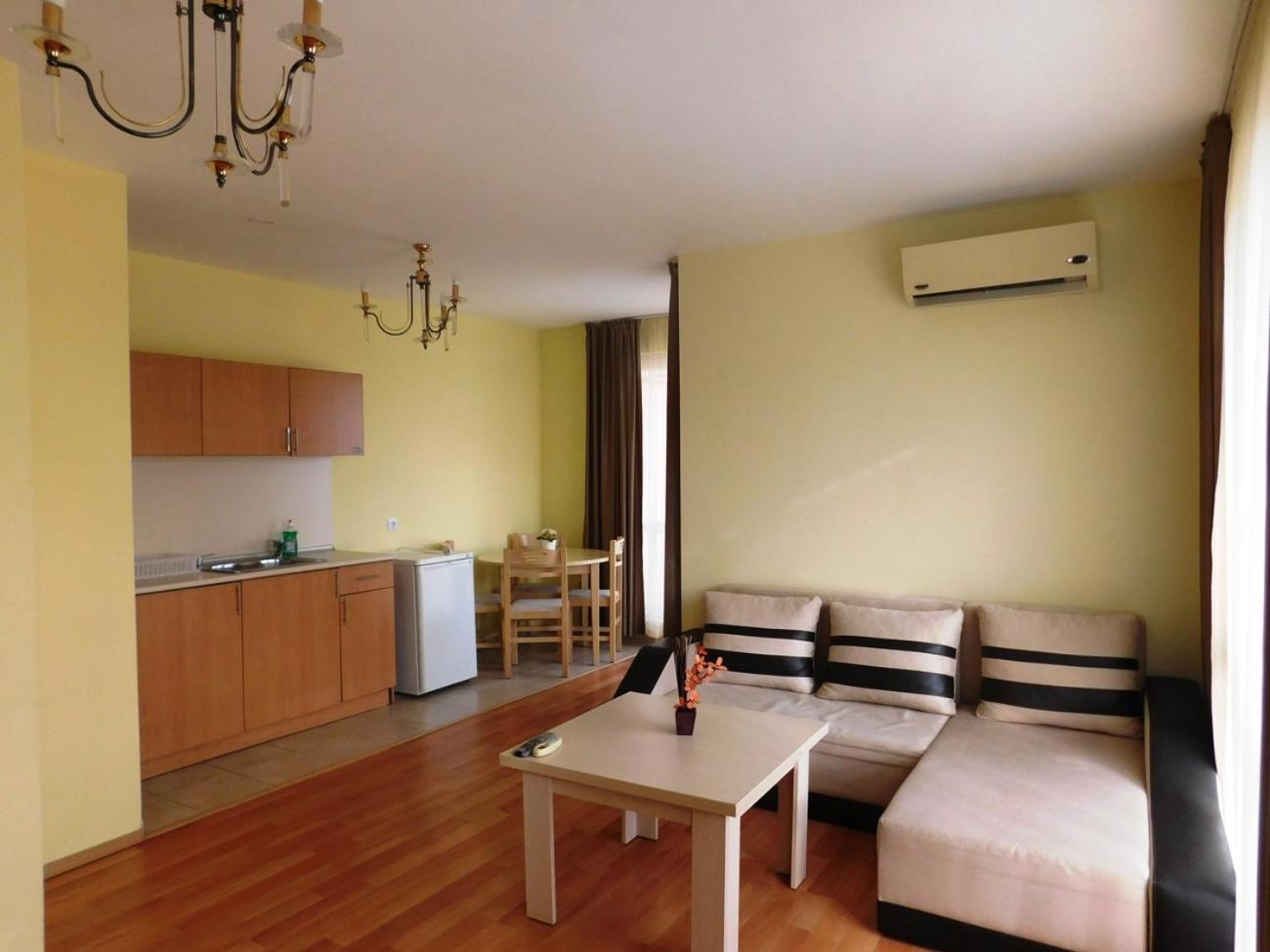 One-Bedroom Apartment with Balcony photo 1