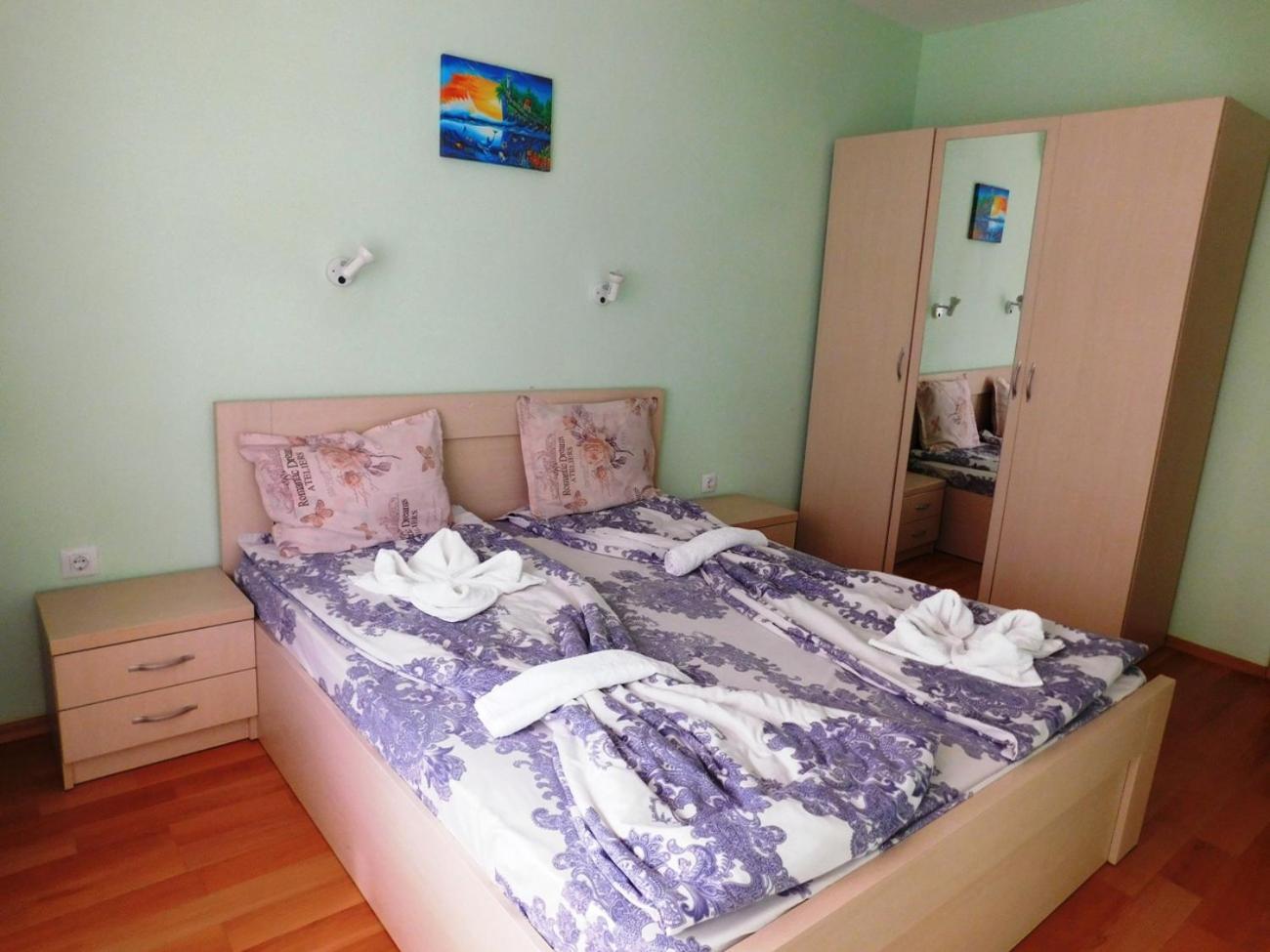 One-Bedroom Apartment with Balcony photo 3