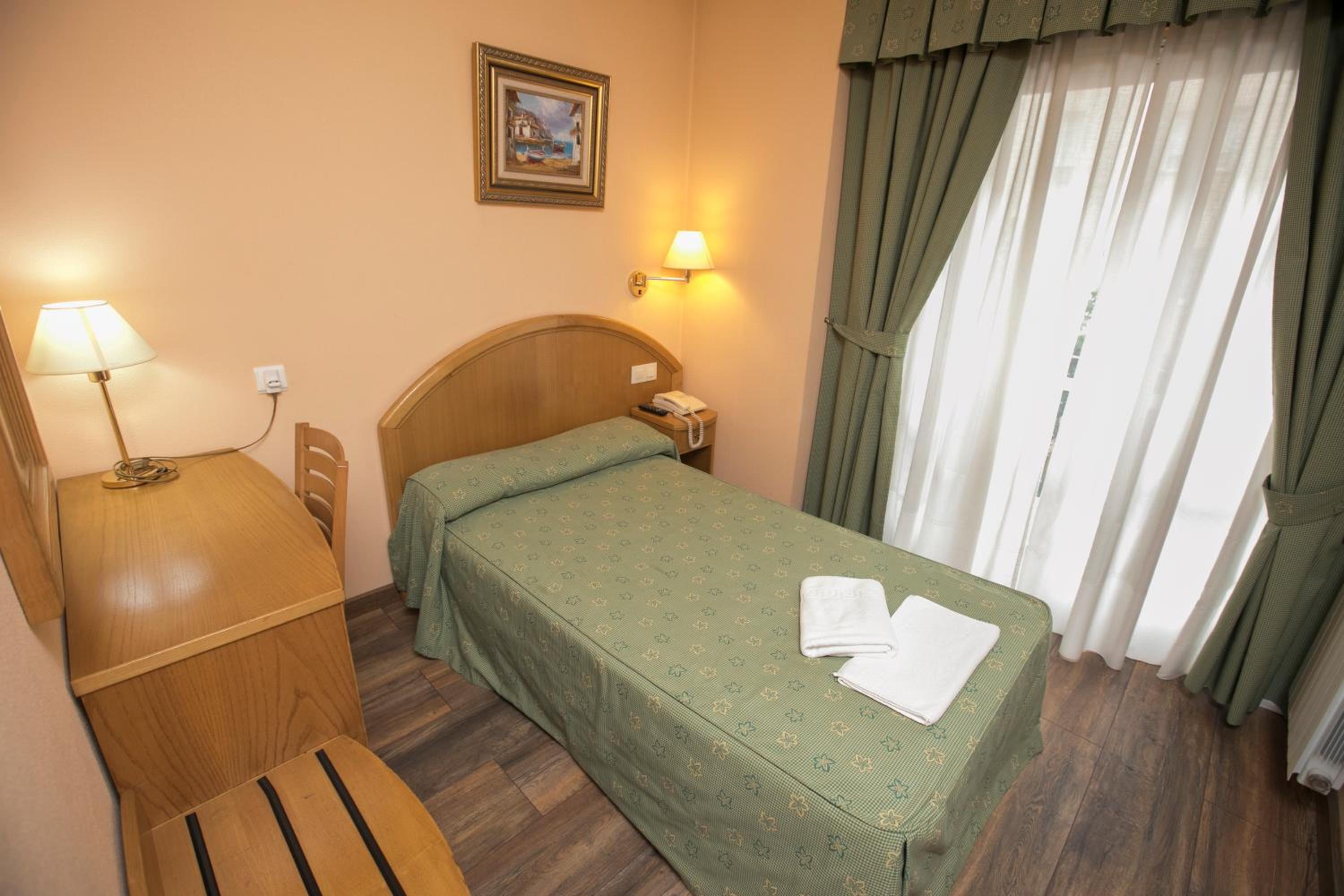 Single Room photo 3
