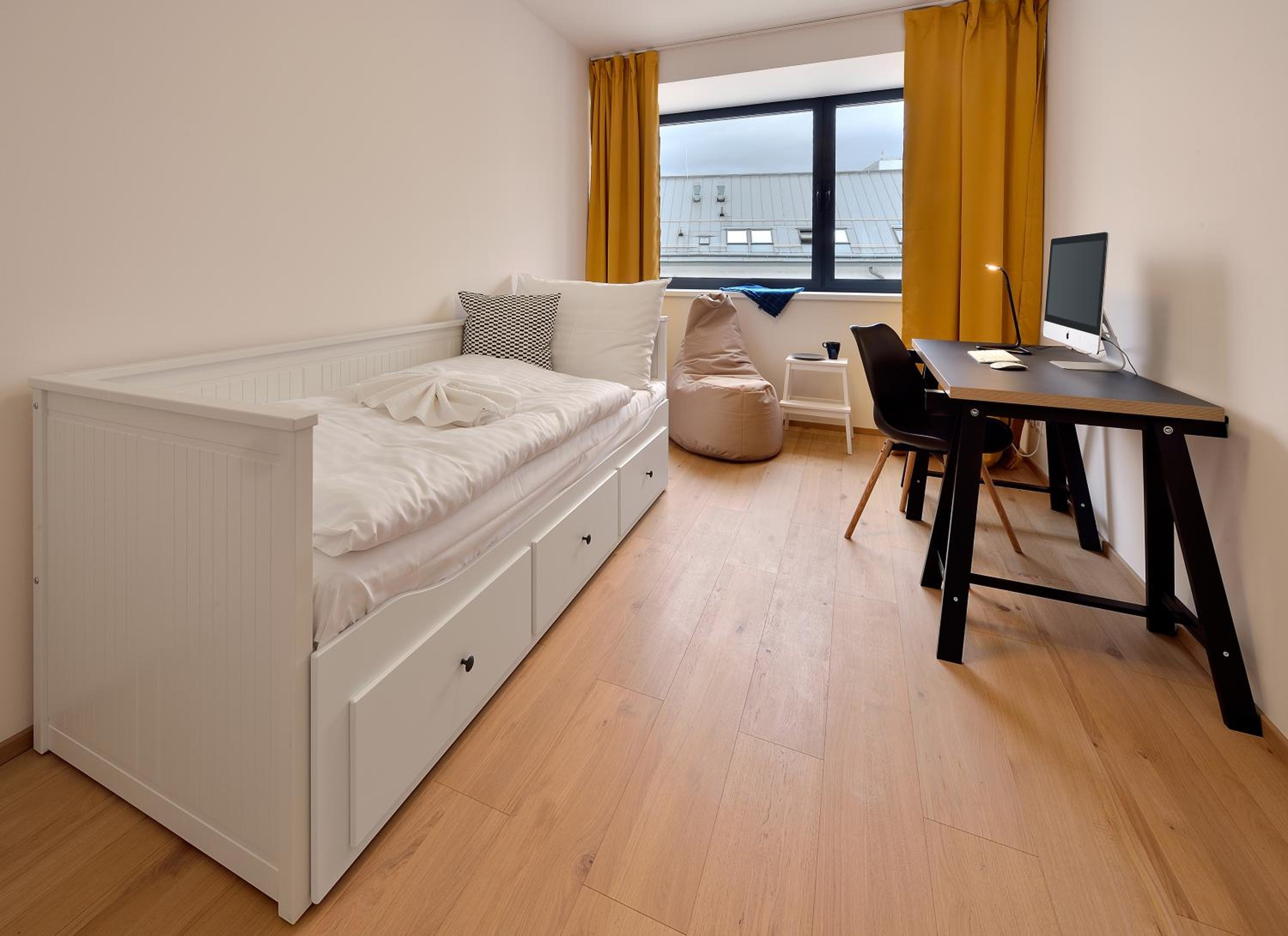 Three-Bedroom Apartment - Photo 3