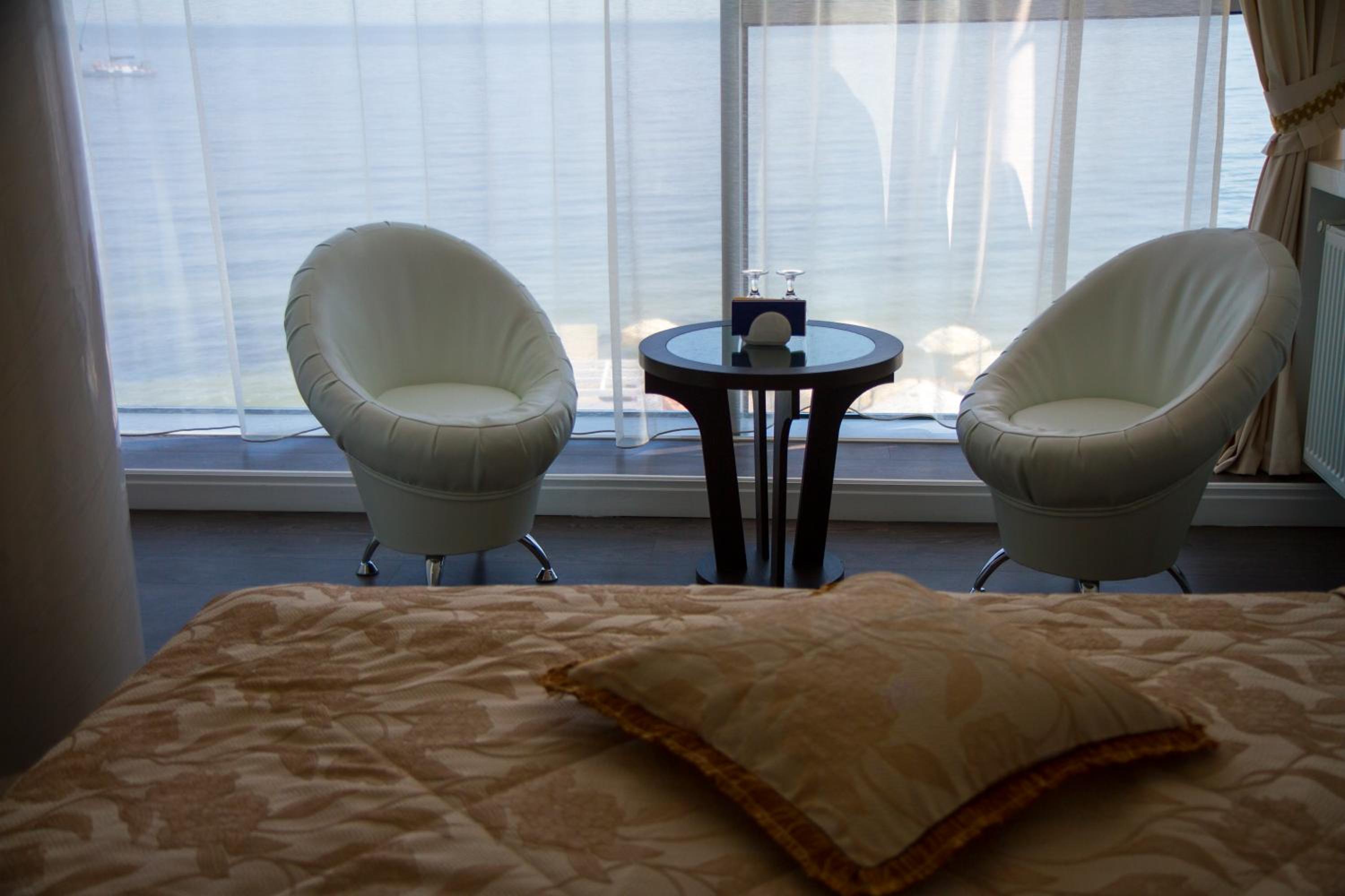 Family Suite with Sea View photo 2