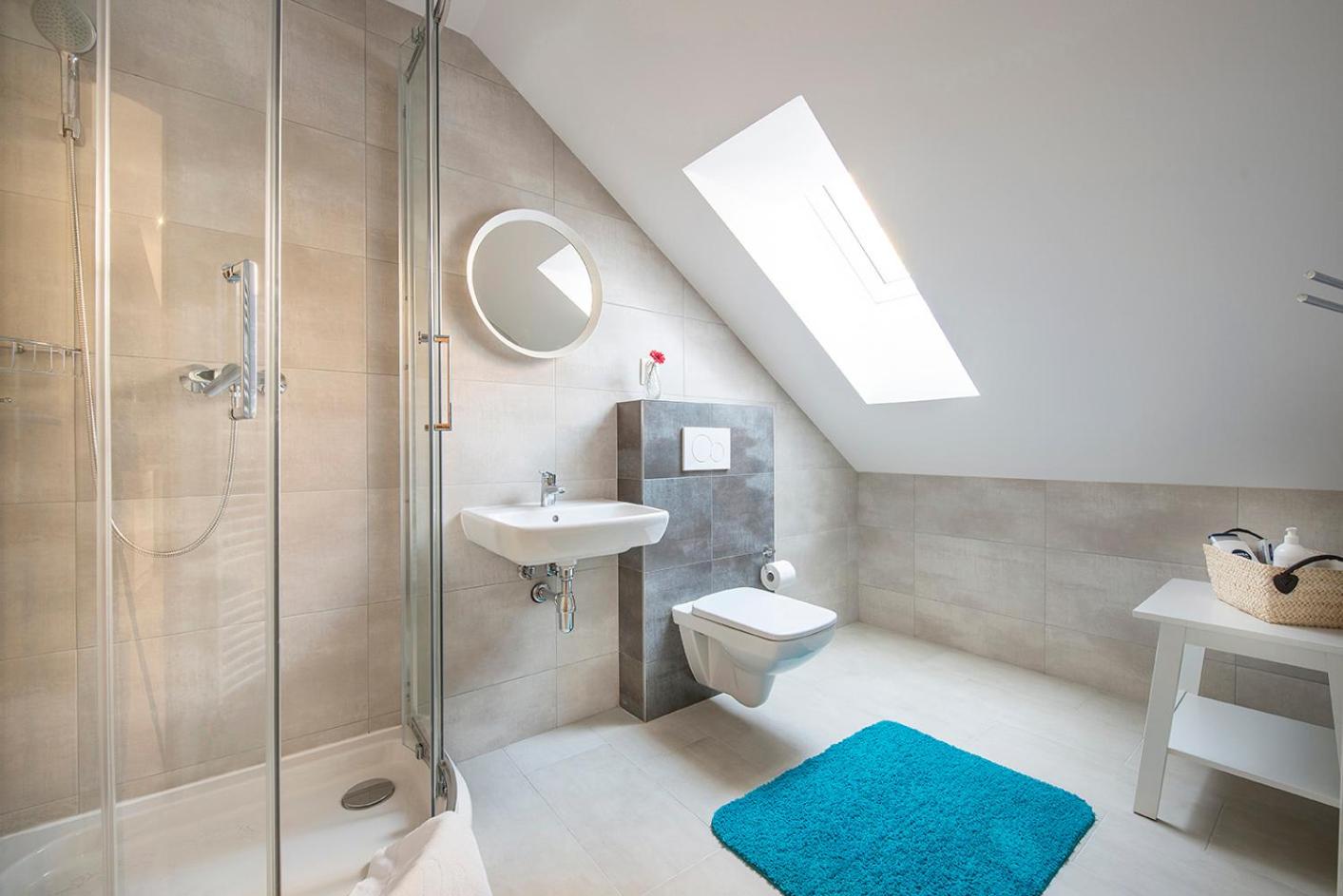 Deluxe Double Room (2 Adults + 1 Child) photo 3