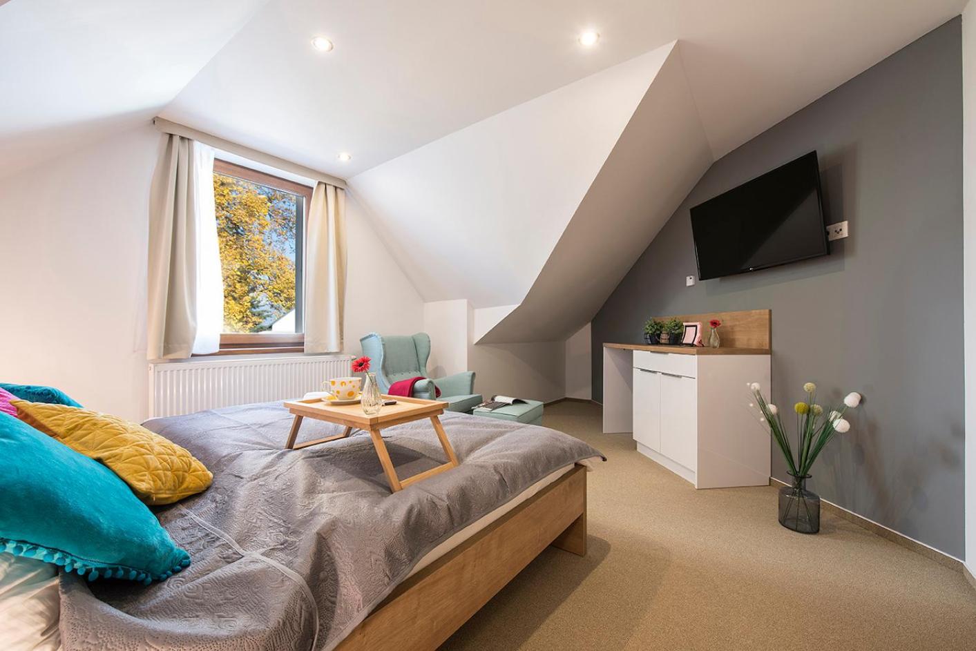 Deluxe Double Room (2 Adults + 1 Child) photo 2