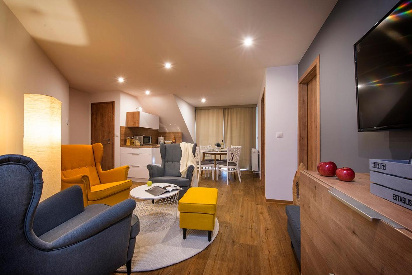 Deluxe Apartment