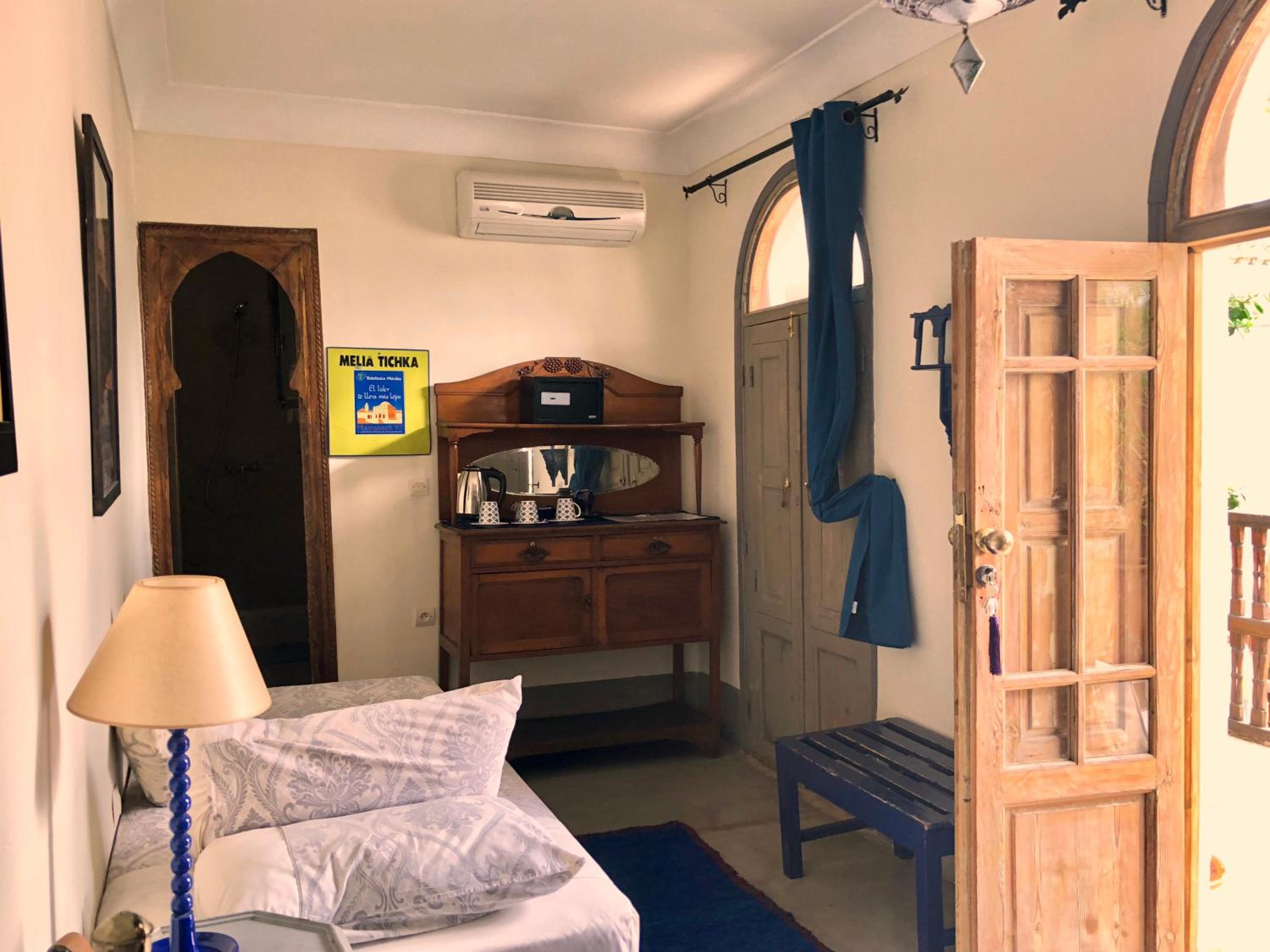Majorelle Triple Room