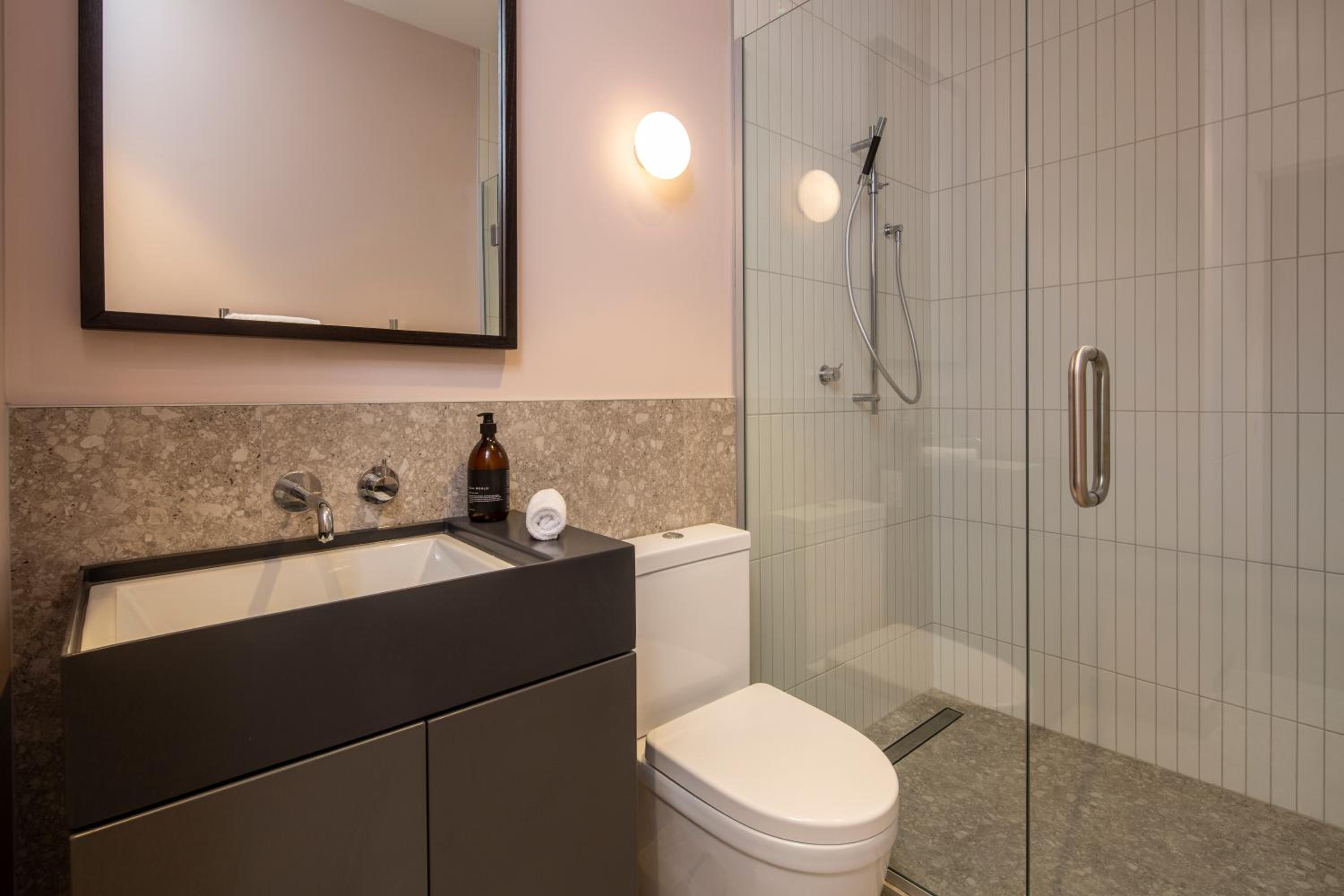 1 Bed Studio with Skylight Window photo 2