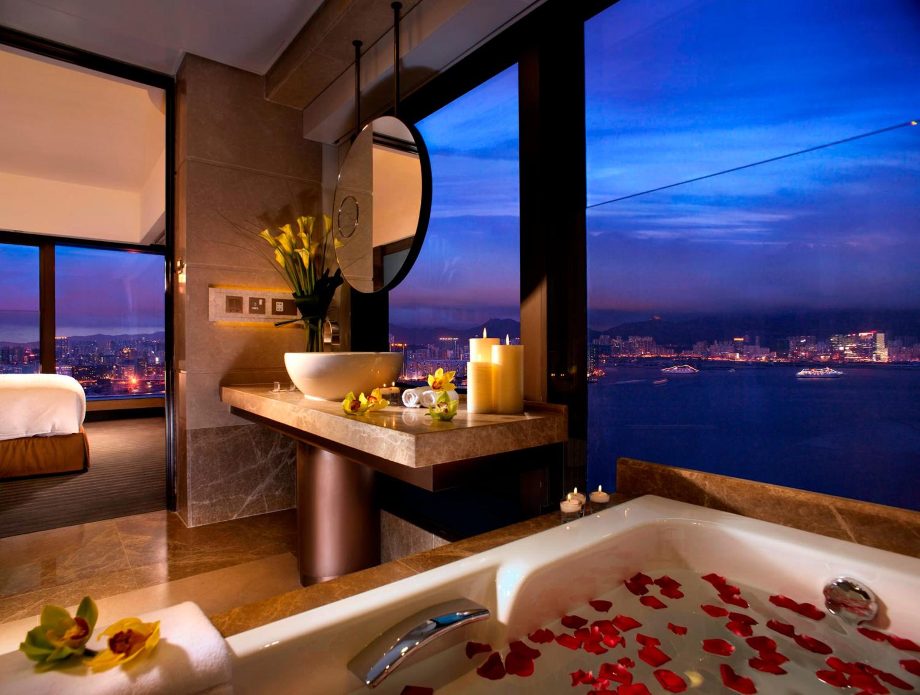 Executive King or Twin Suite with Harbor View