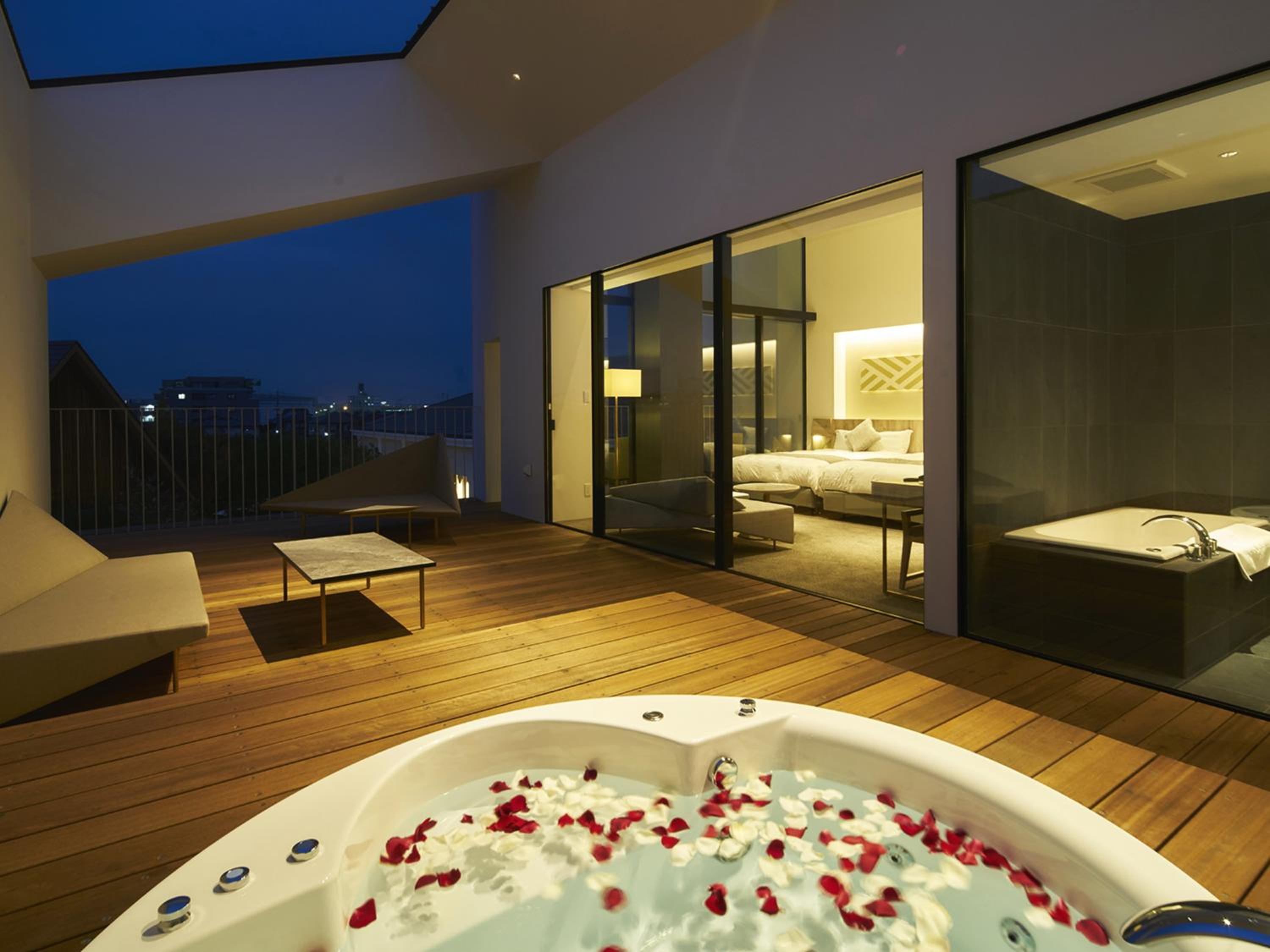 Deluxe Twin with Terrace and Private Outdoor Jacuzzi(Club Lounge Access Included) - Photo 19