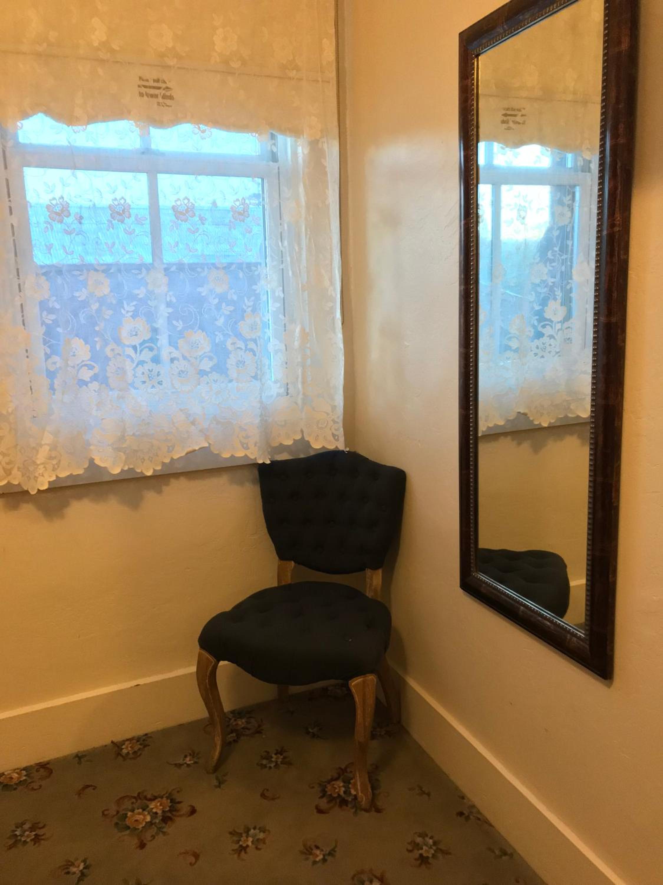Queen Room photo 3