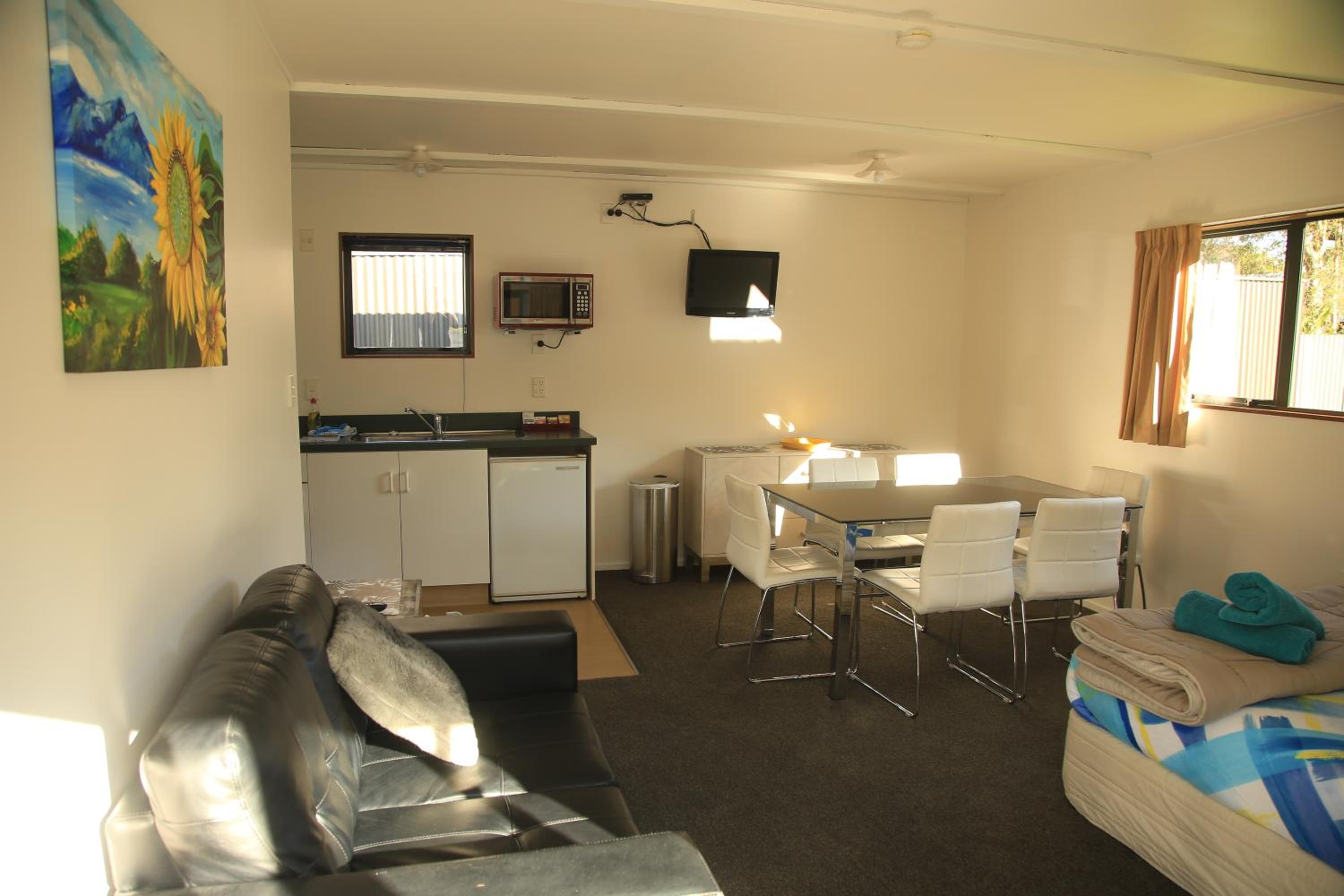 Deluxe Family Room photo 3