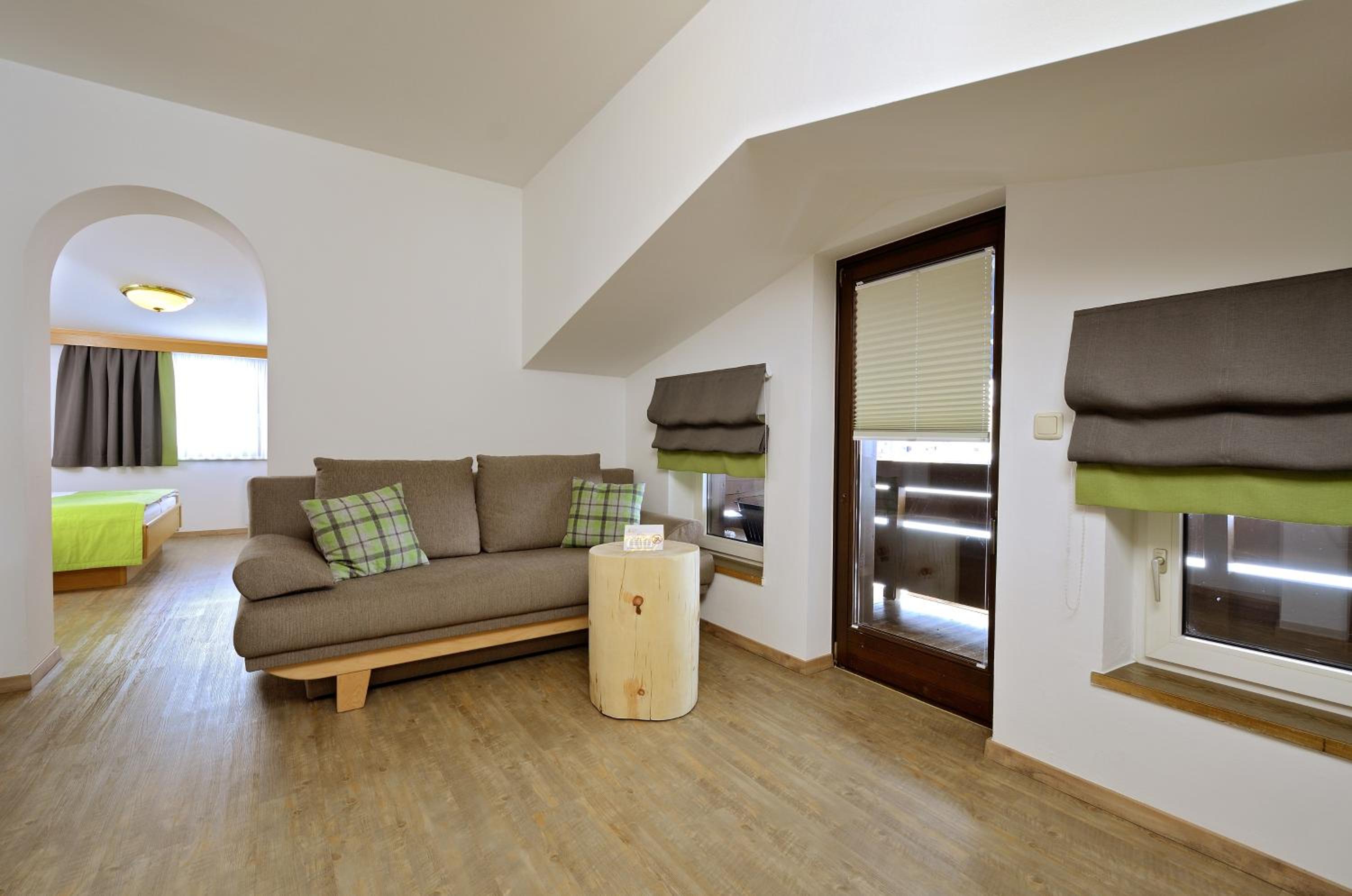 Junior Suite with Mountain View photo 2