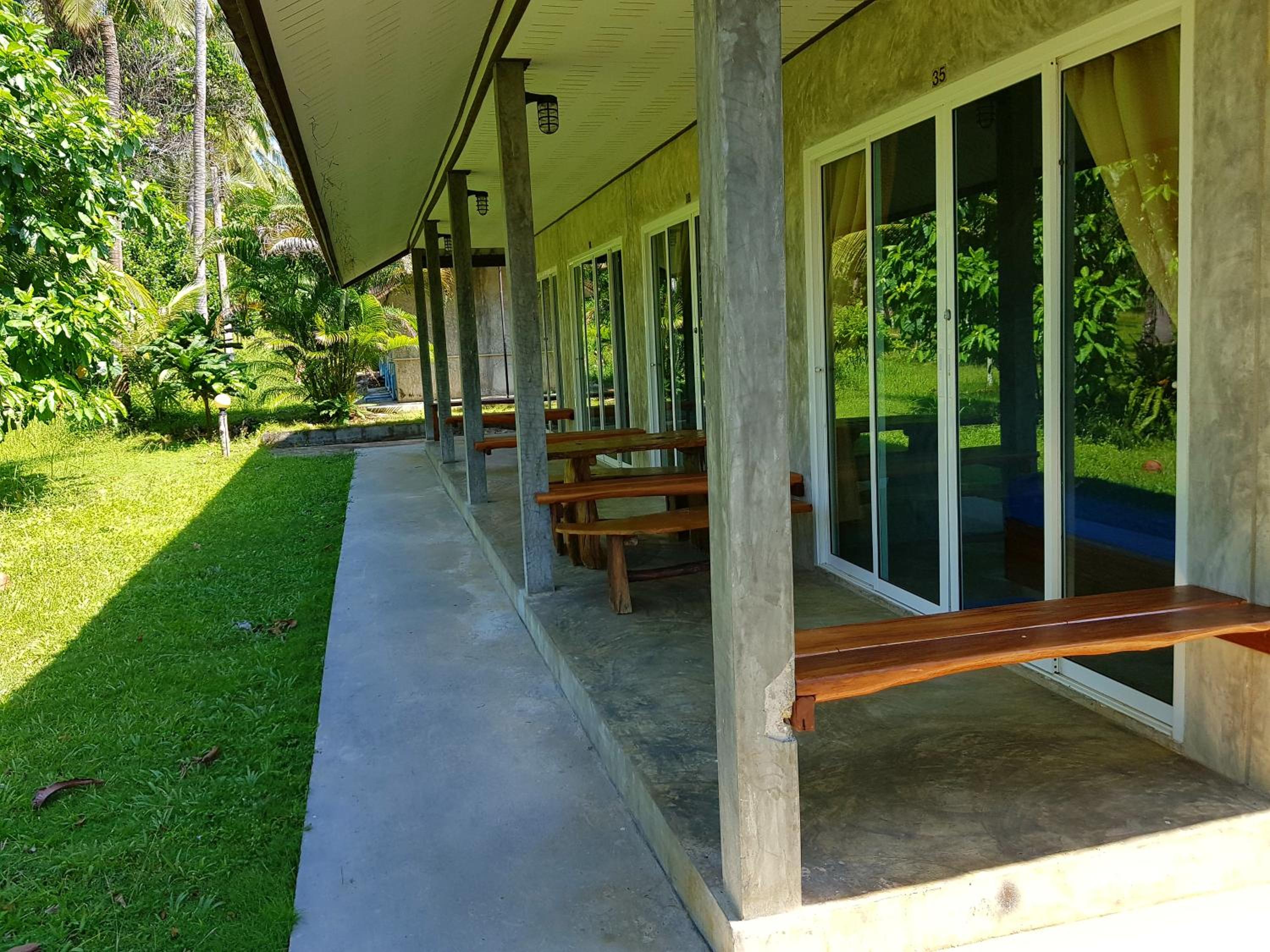 Standard Twin Room with Garden View photo 3
