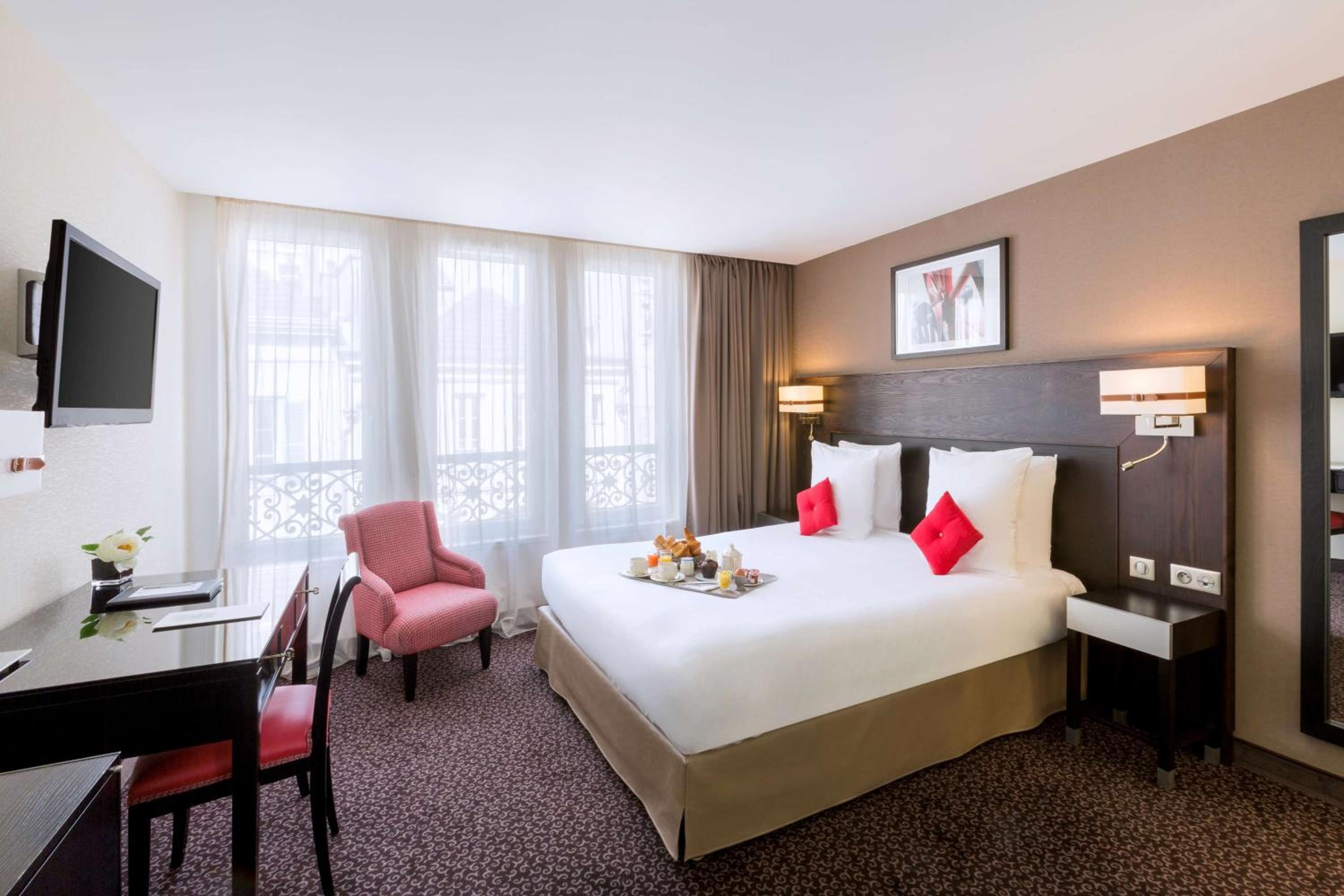 Comfort Queen Room - Photo 2