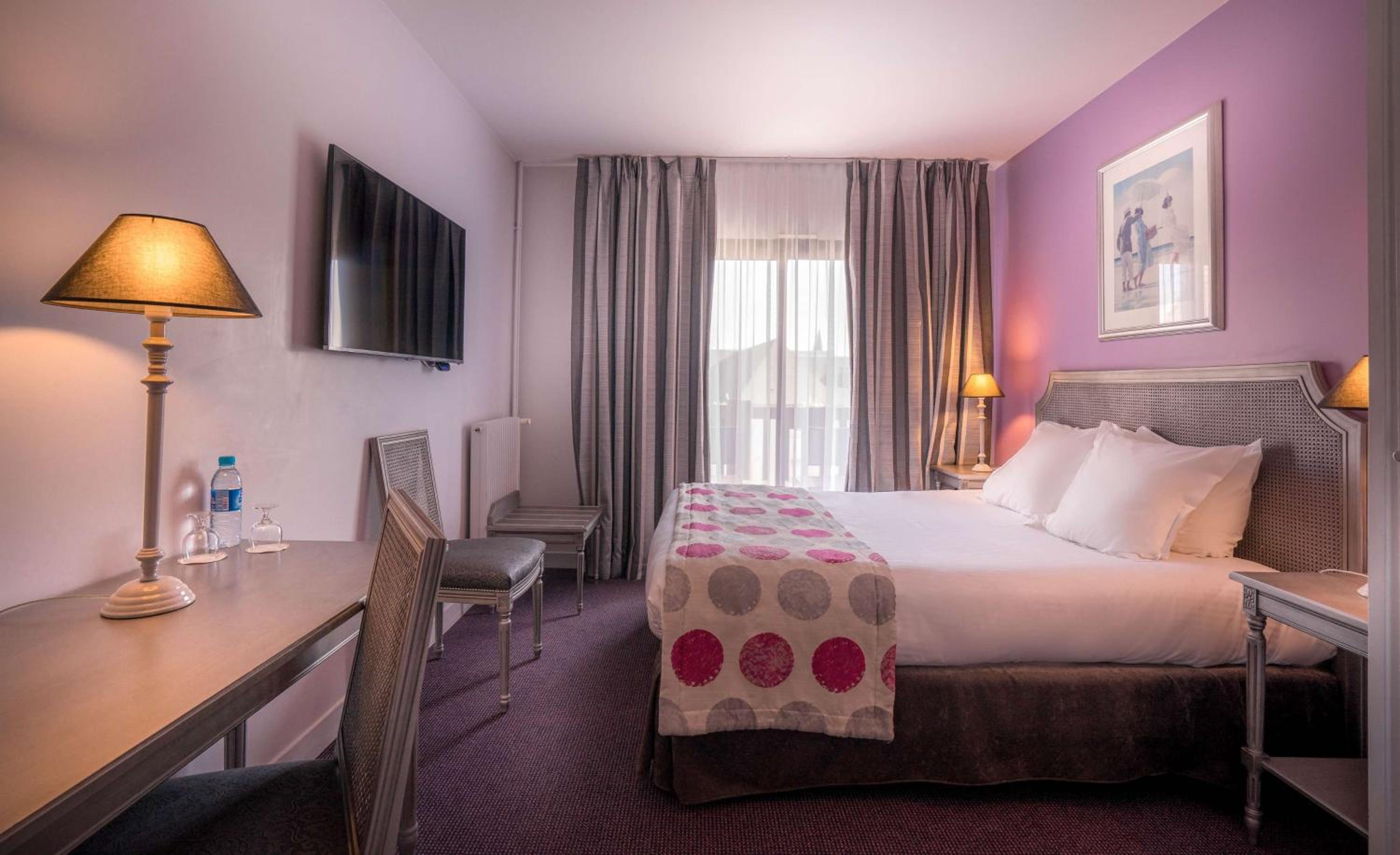 Comfort Queen Room - Photo 1