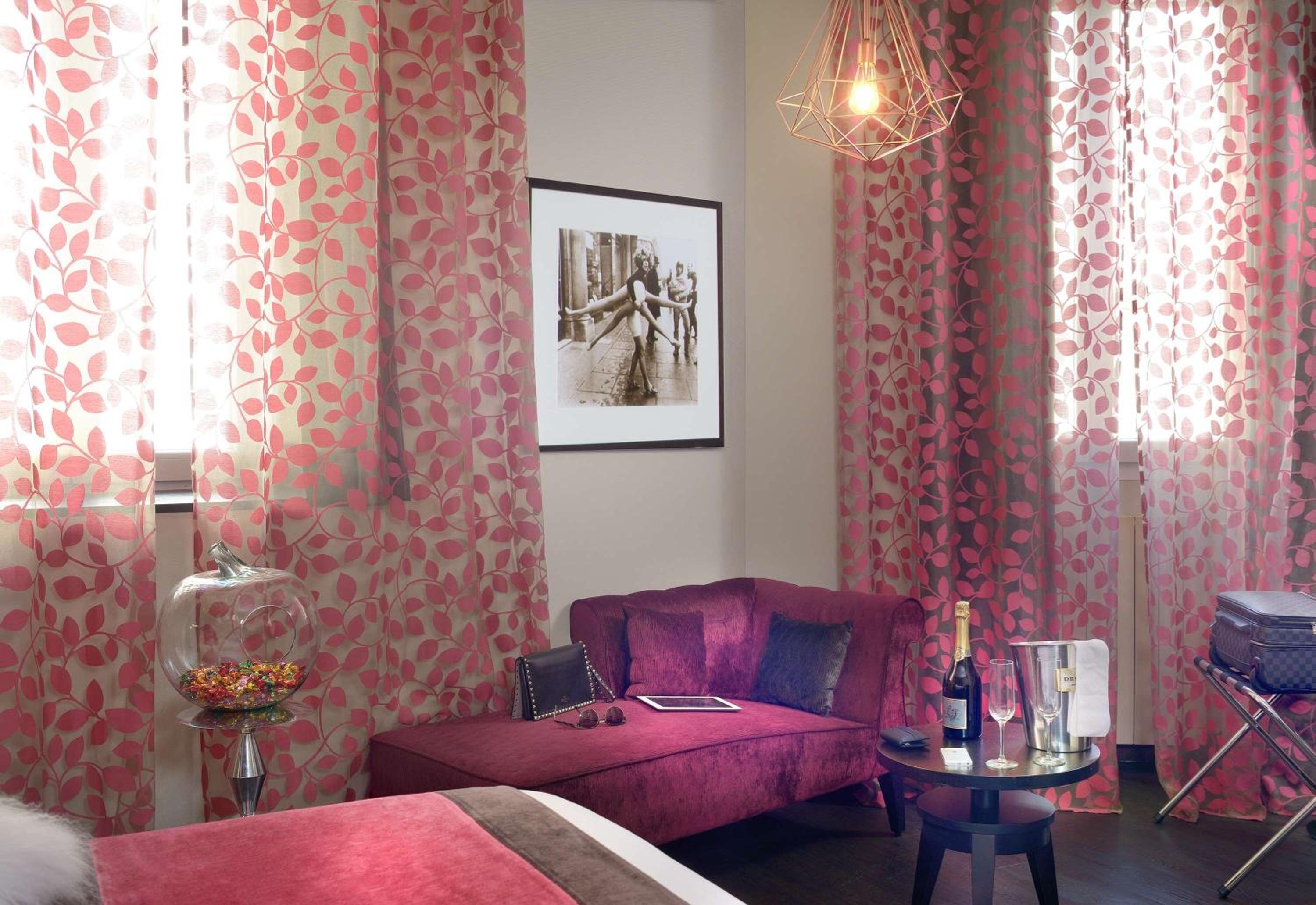 Junior Queen Suite - Photo 15