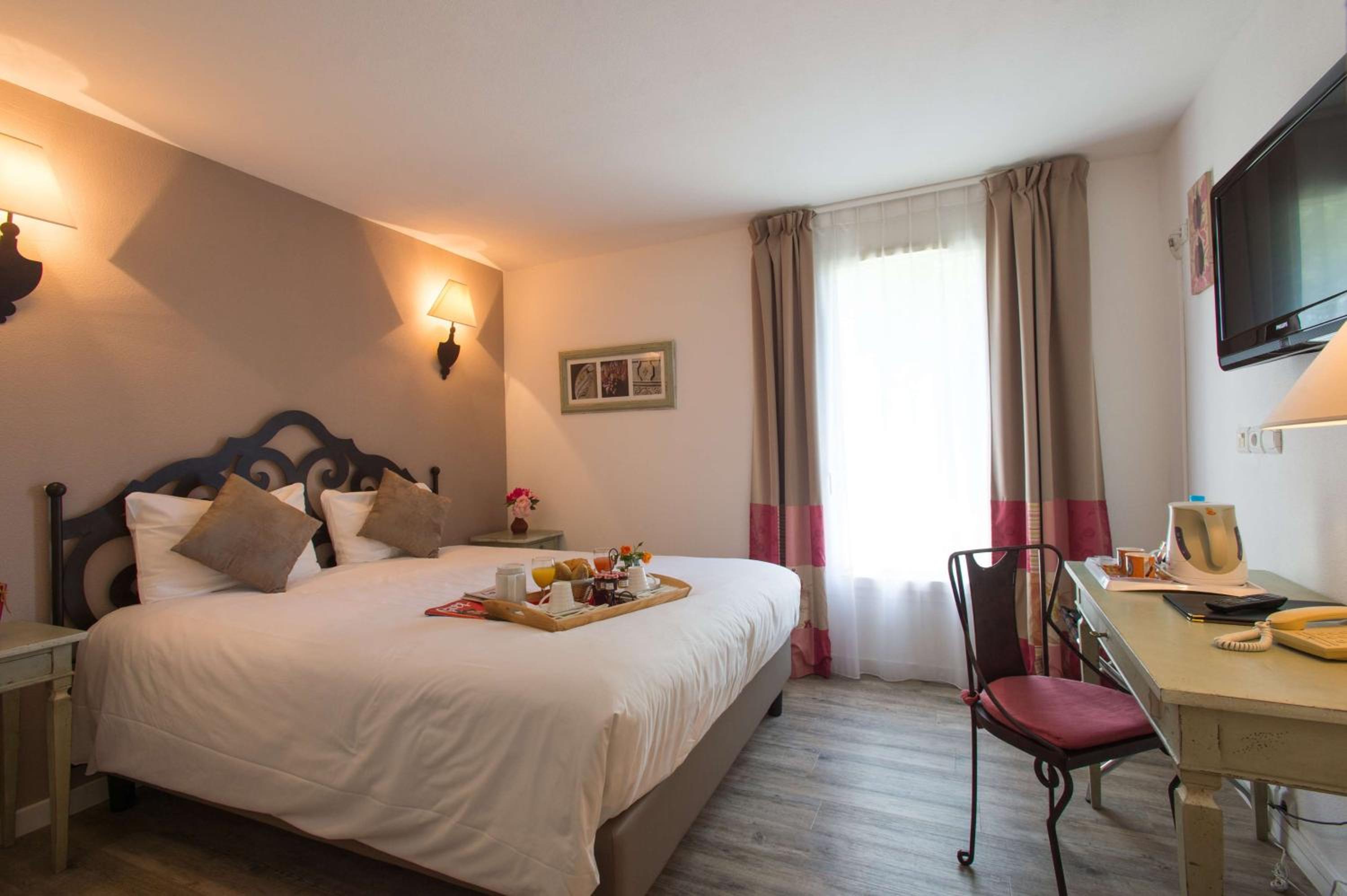 Comfort Queen Room - Non-Smoking  - Photo 1