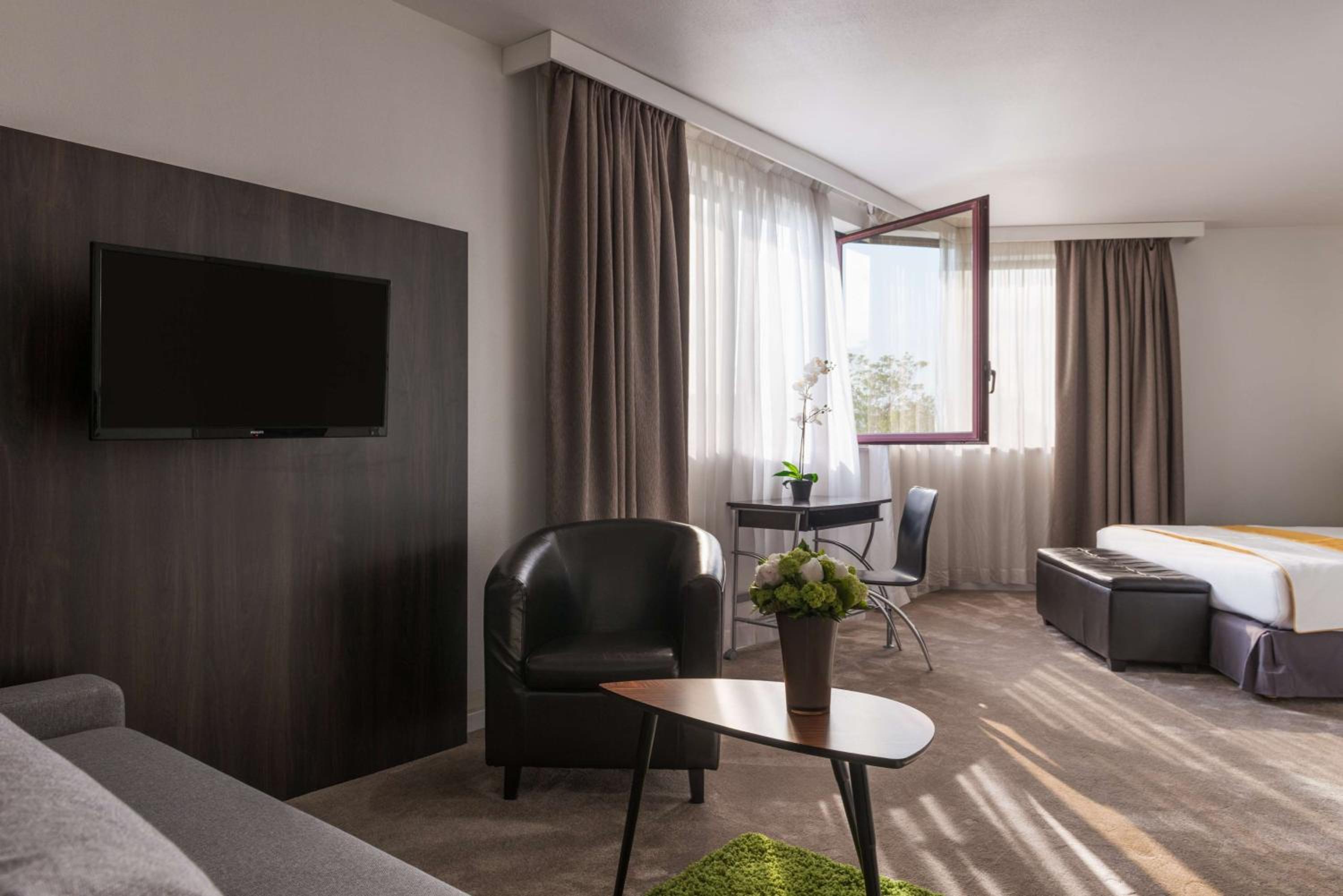 Junior King Suite - Photo 1