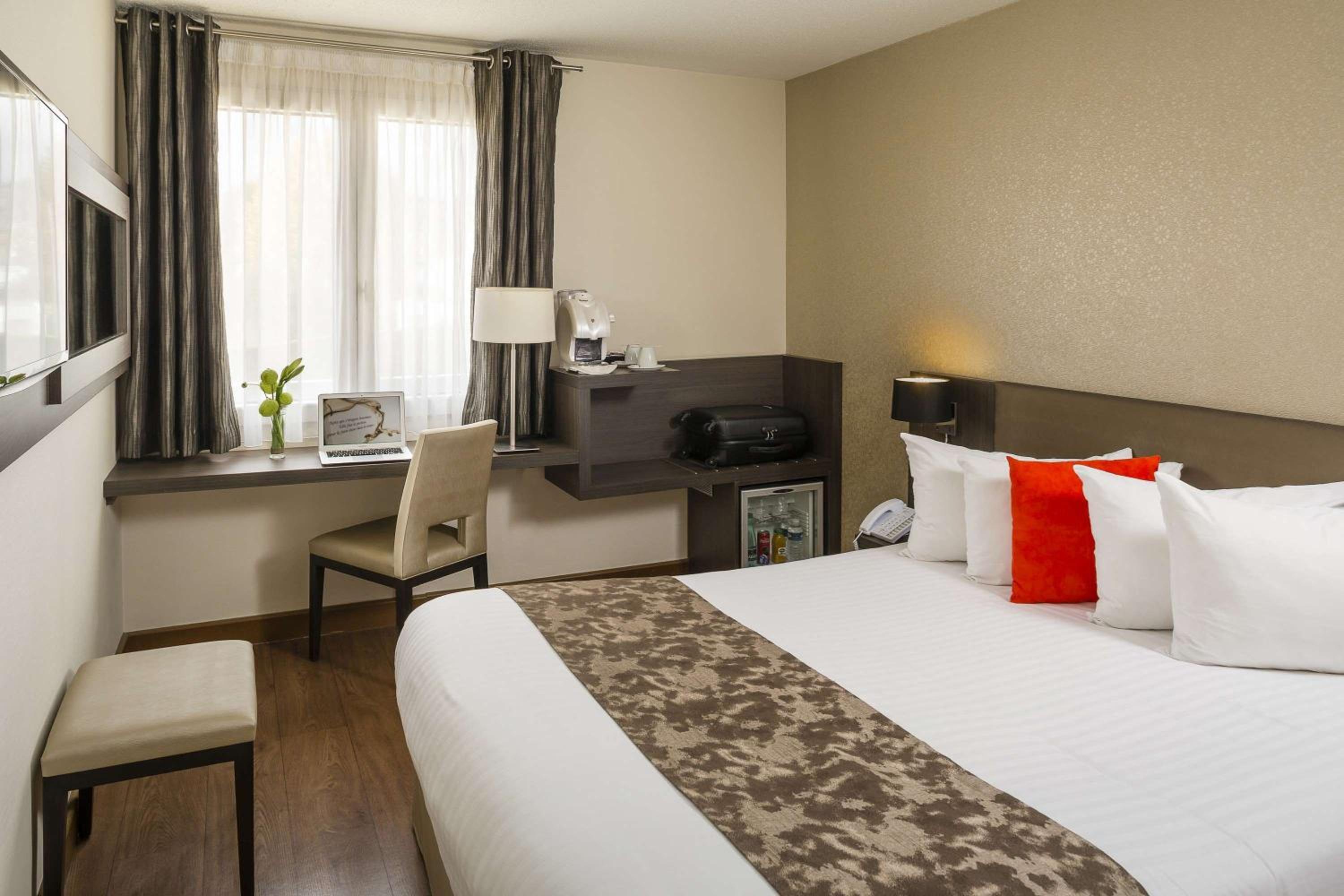Comfort Queen Room