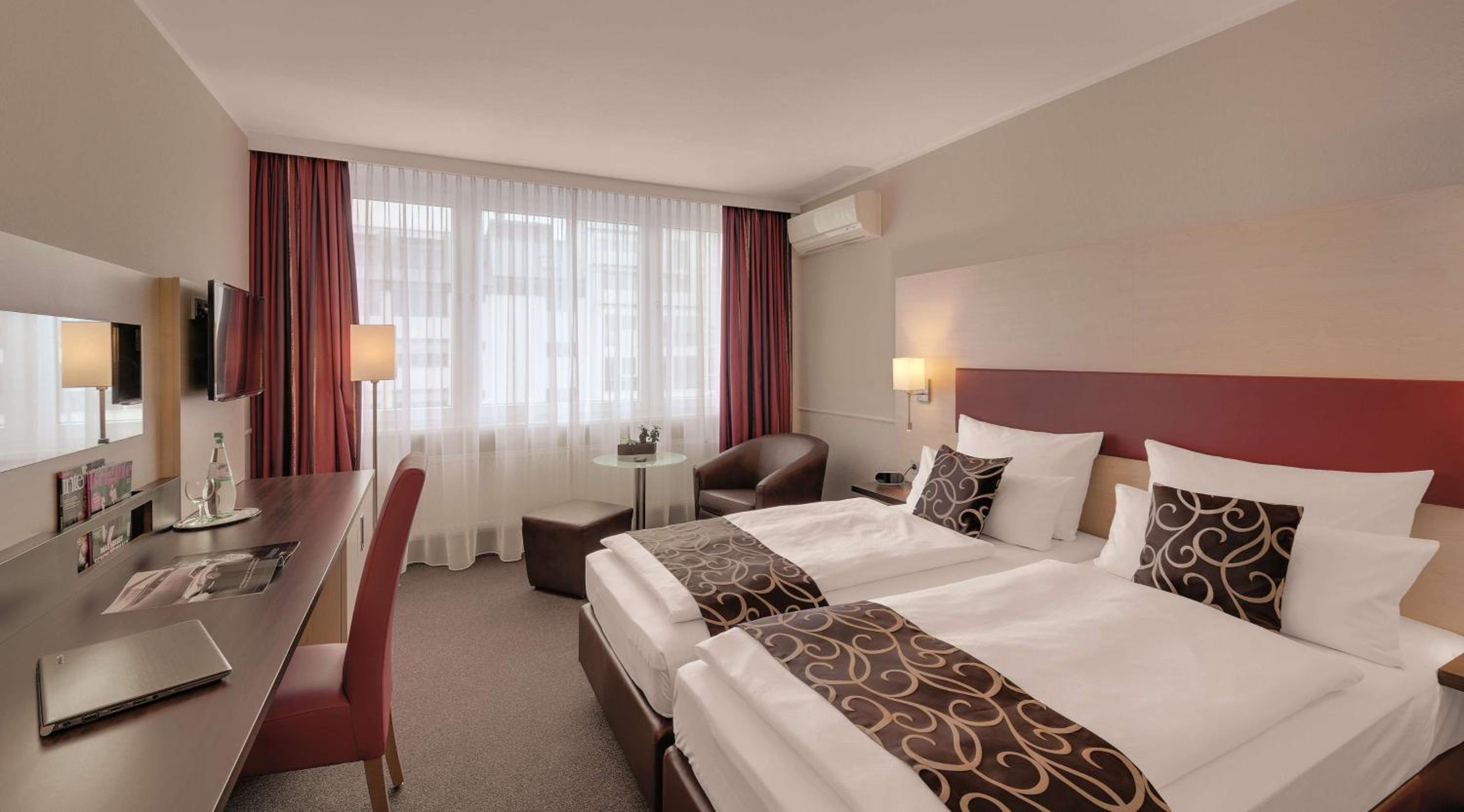 Standard Twin Room - Photo 1