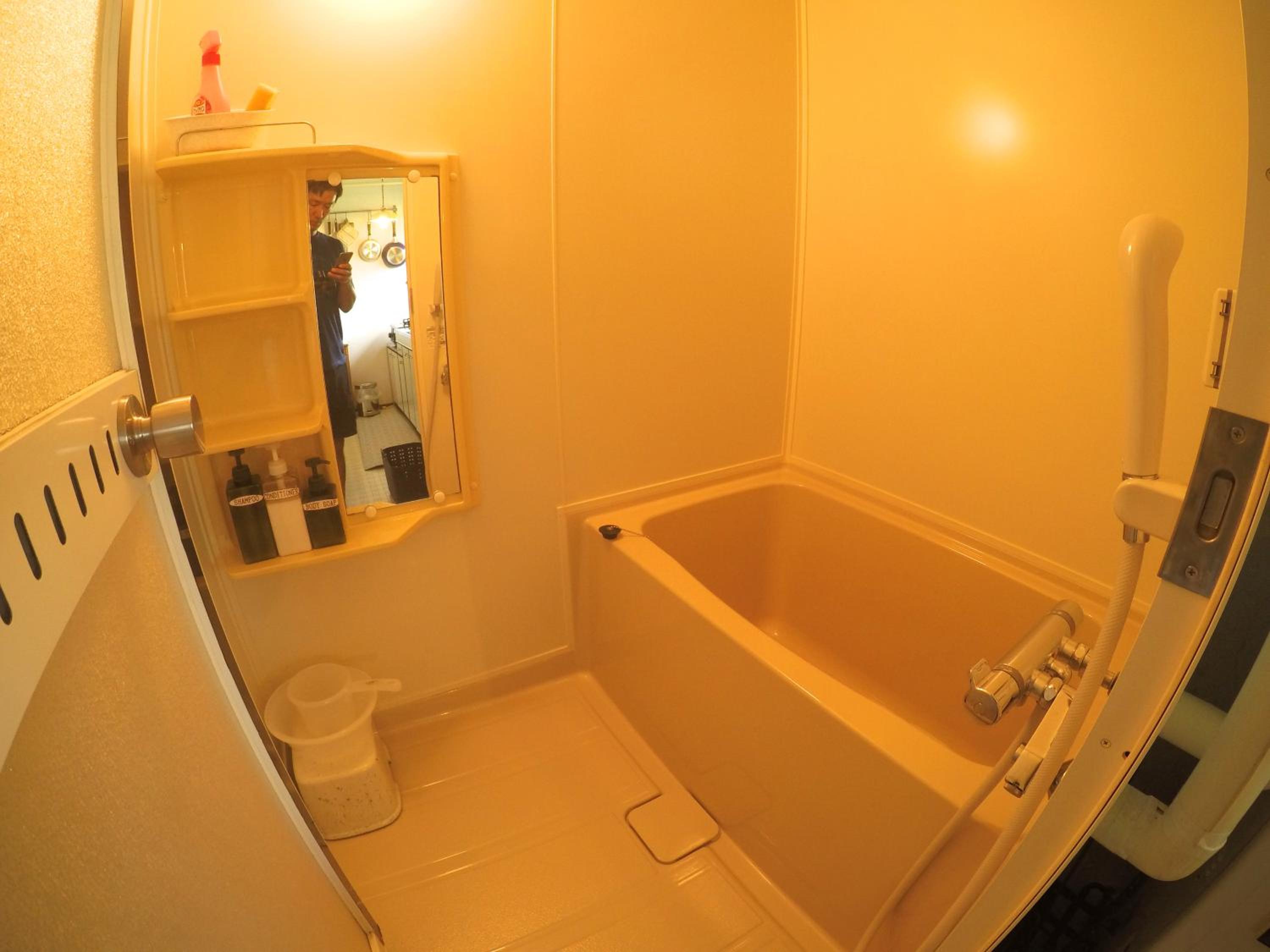 Quadruple Room with Private Bathroom - Photo 5