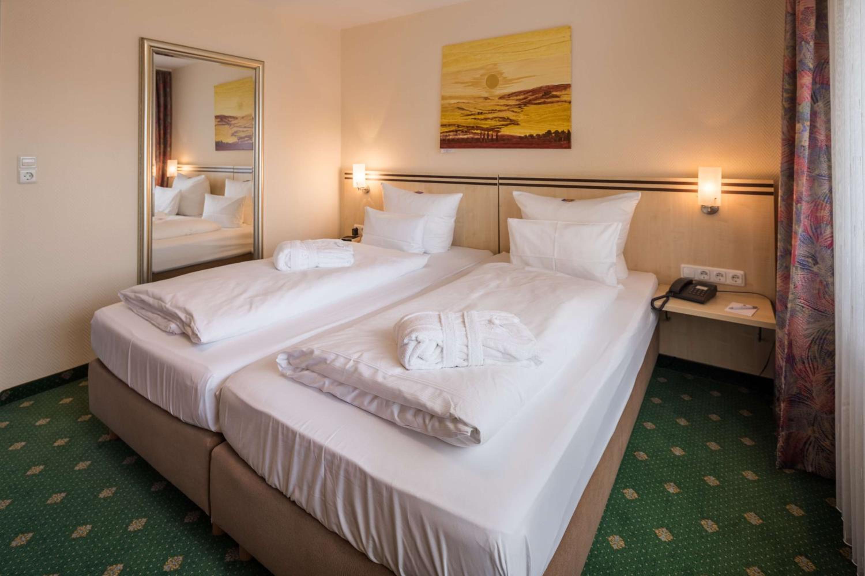 Suite with Double Bed - Photo 1