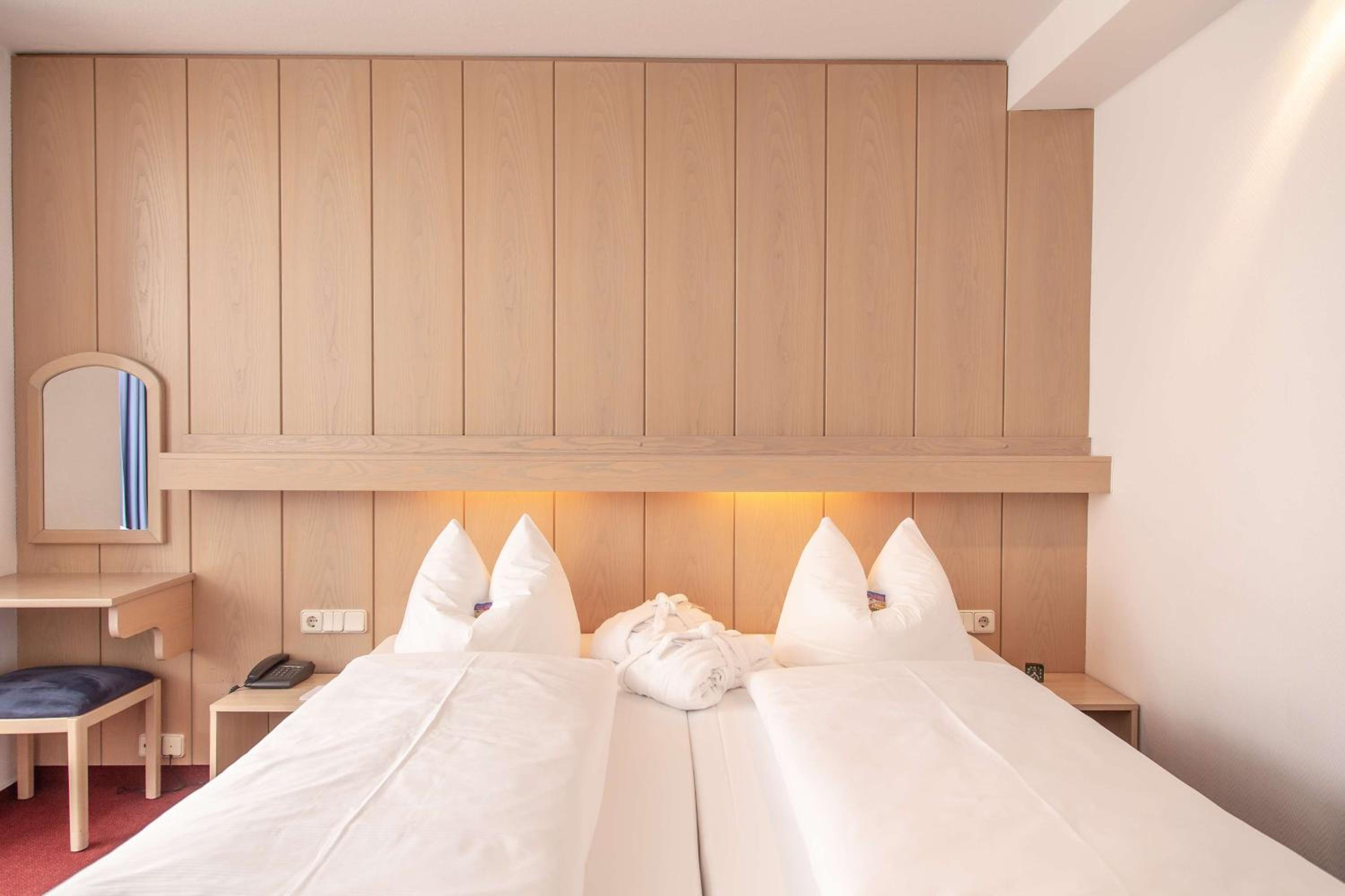 Superior Double Room with Sofa Bed - Photo 2