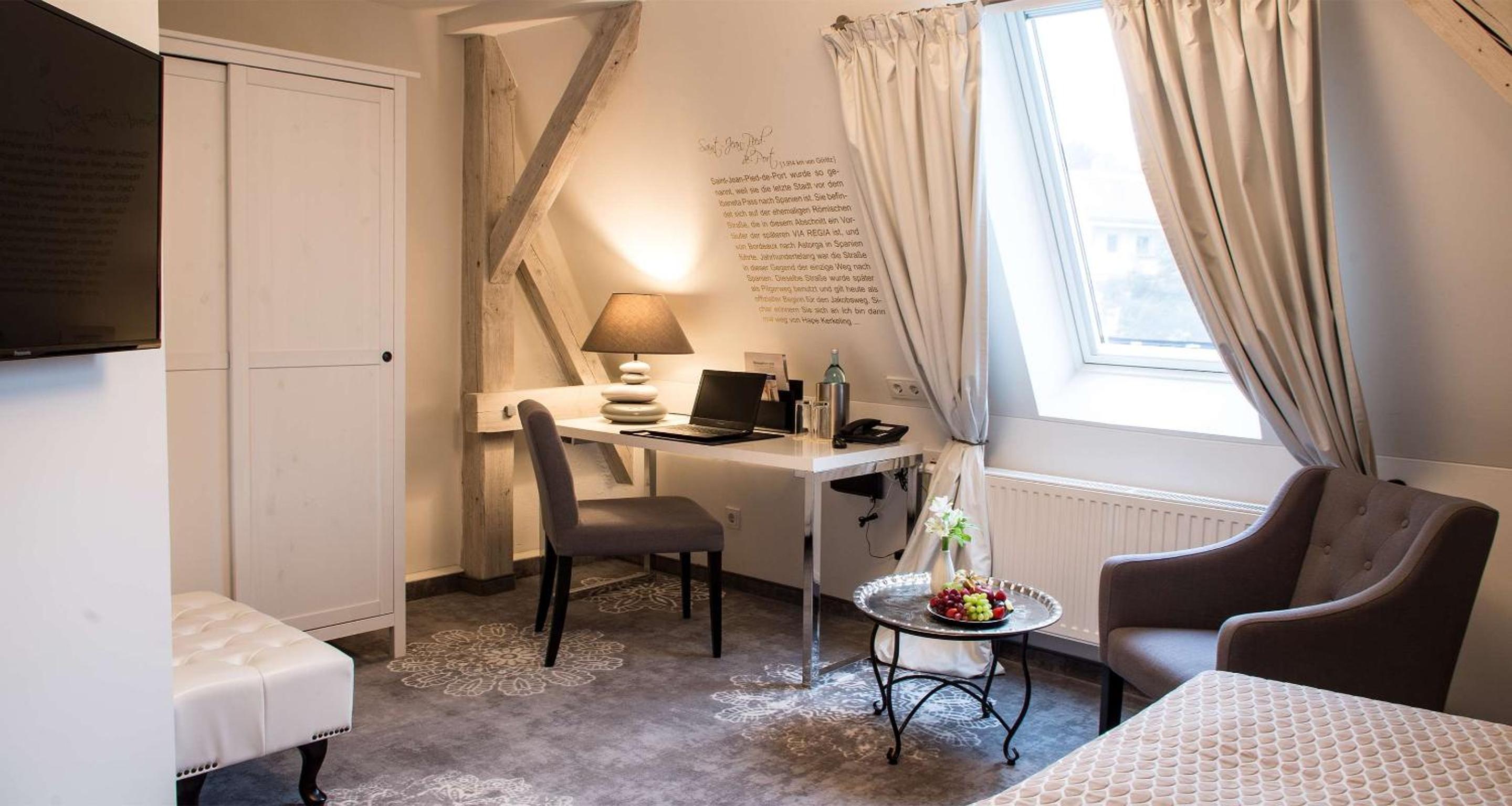 Large Double Room photo 2