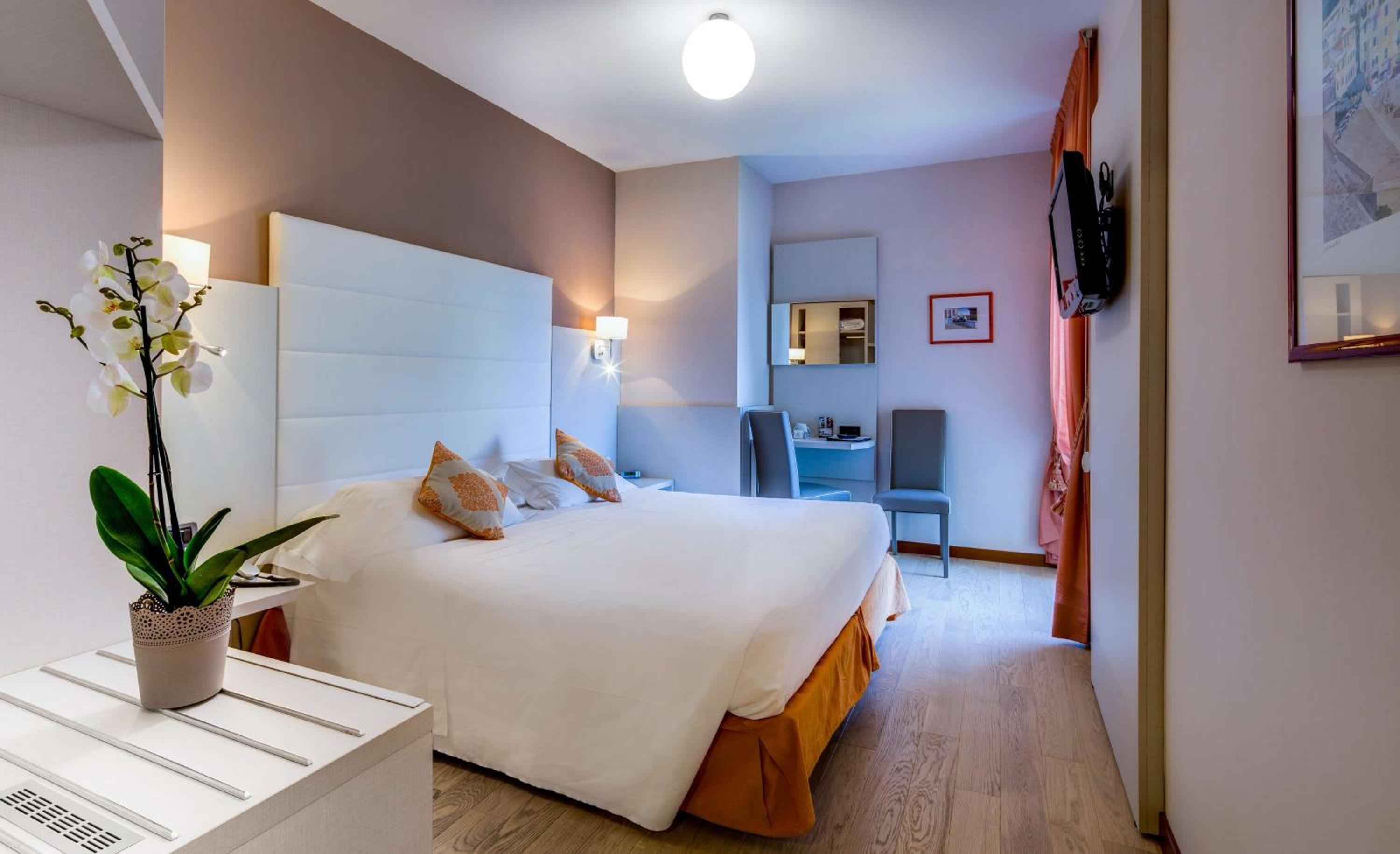 Queen Room with Sea View - Photo 1
