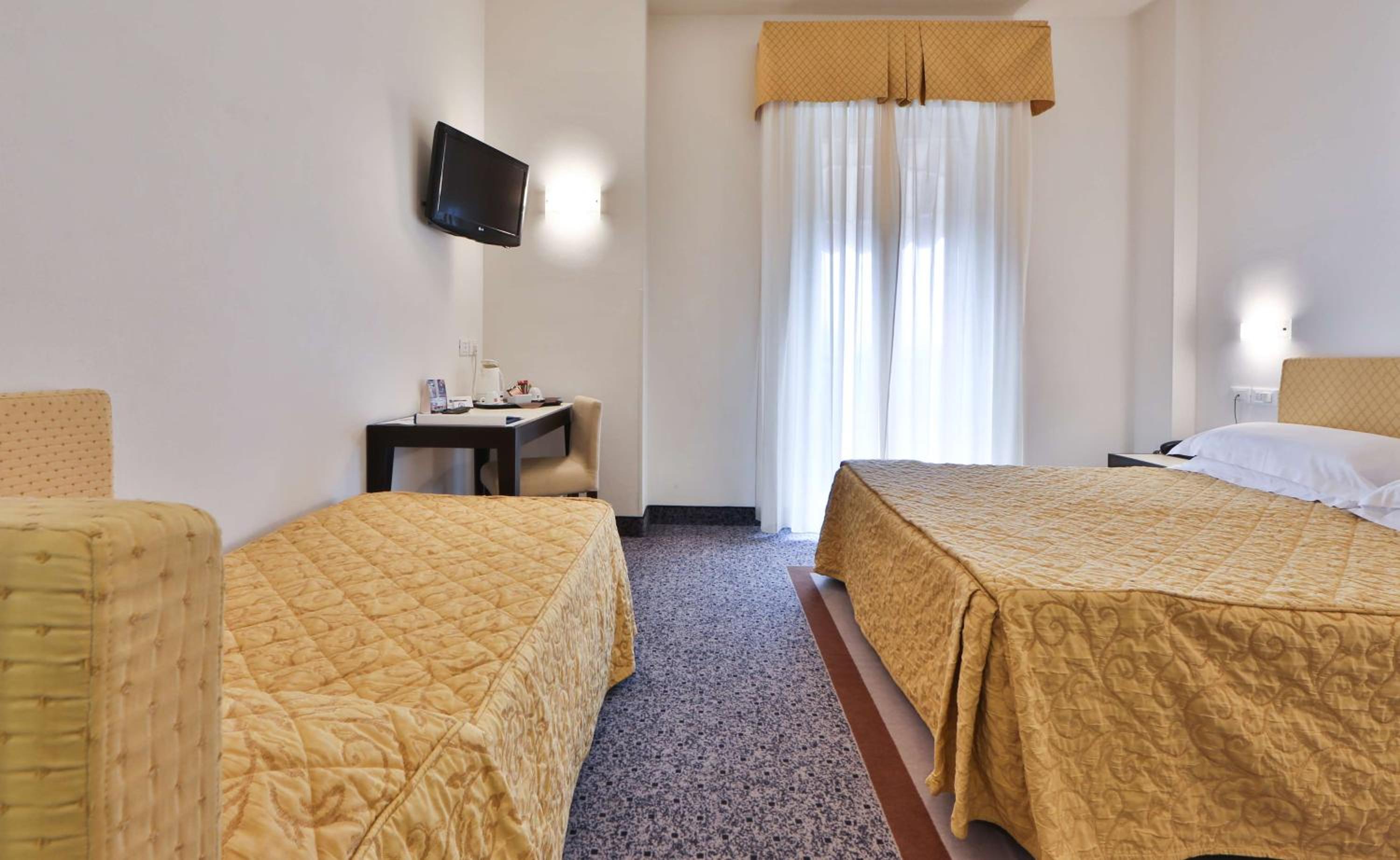 Triple Room - Photo 1