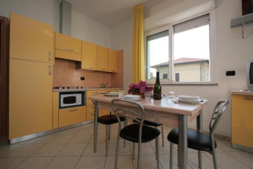 One-Bedroom Apartment (6 Adults) - Photo 14