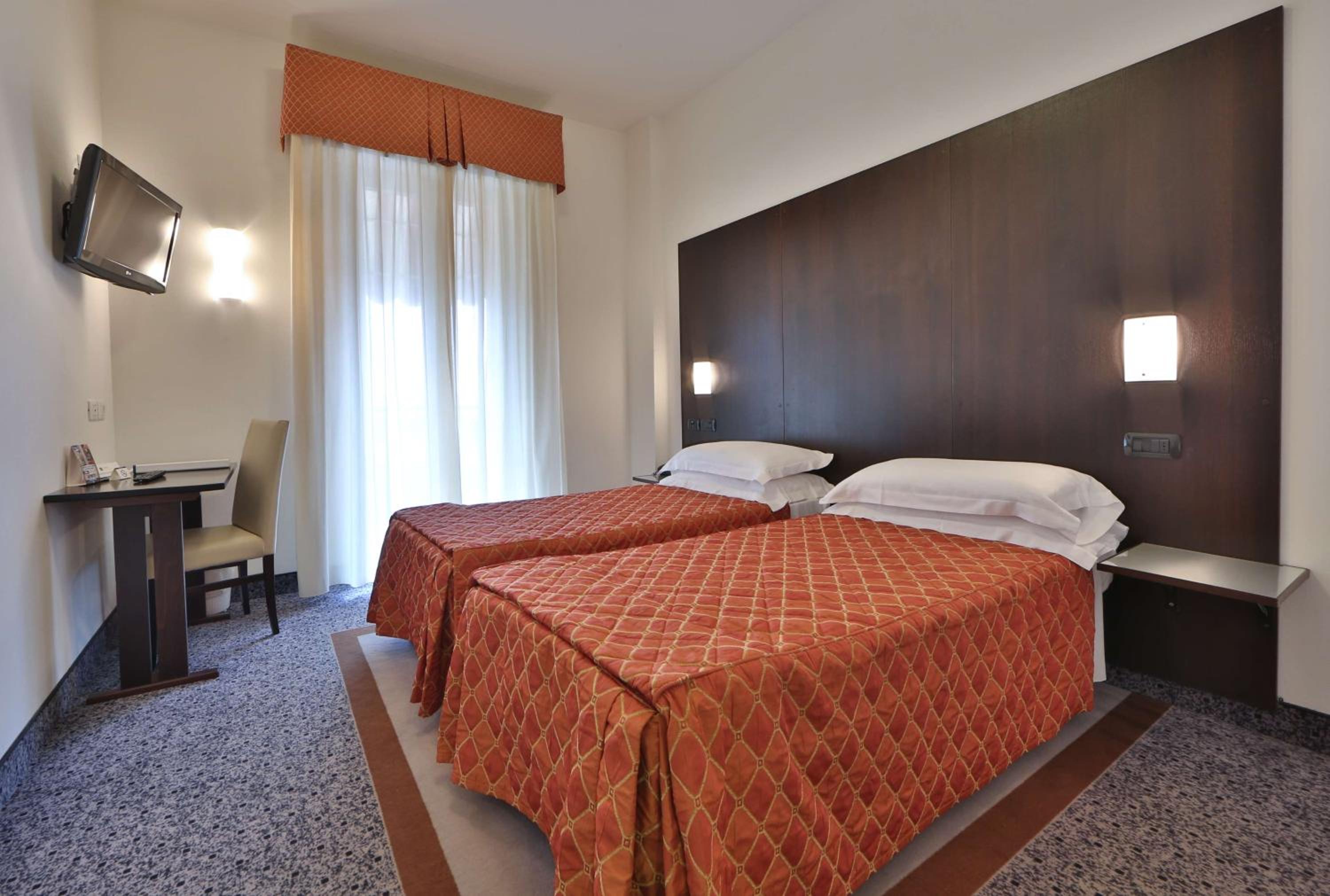 Classic Twin Room - Photo 1