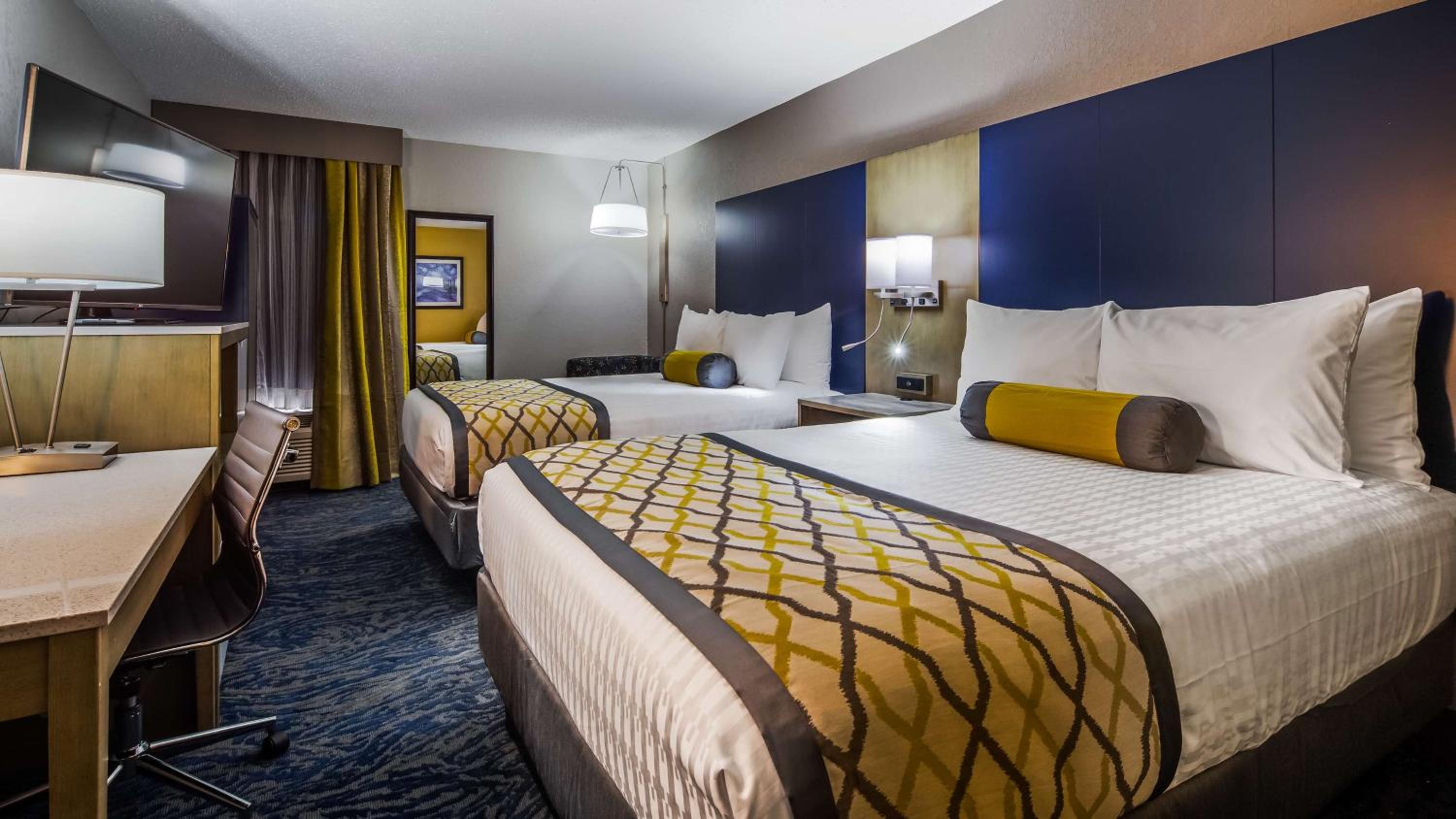 Queen Room with Two Queen Beds - Photo 1