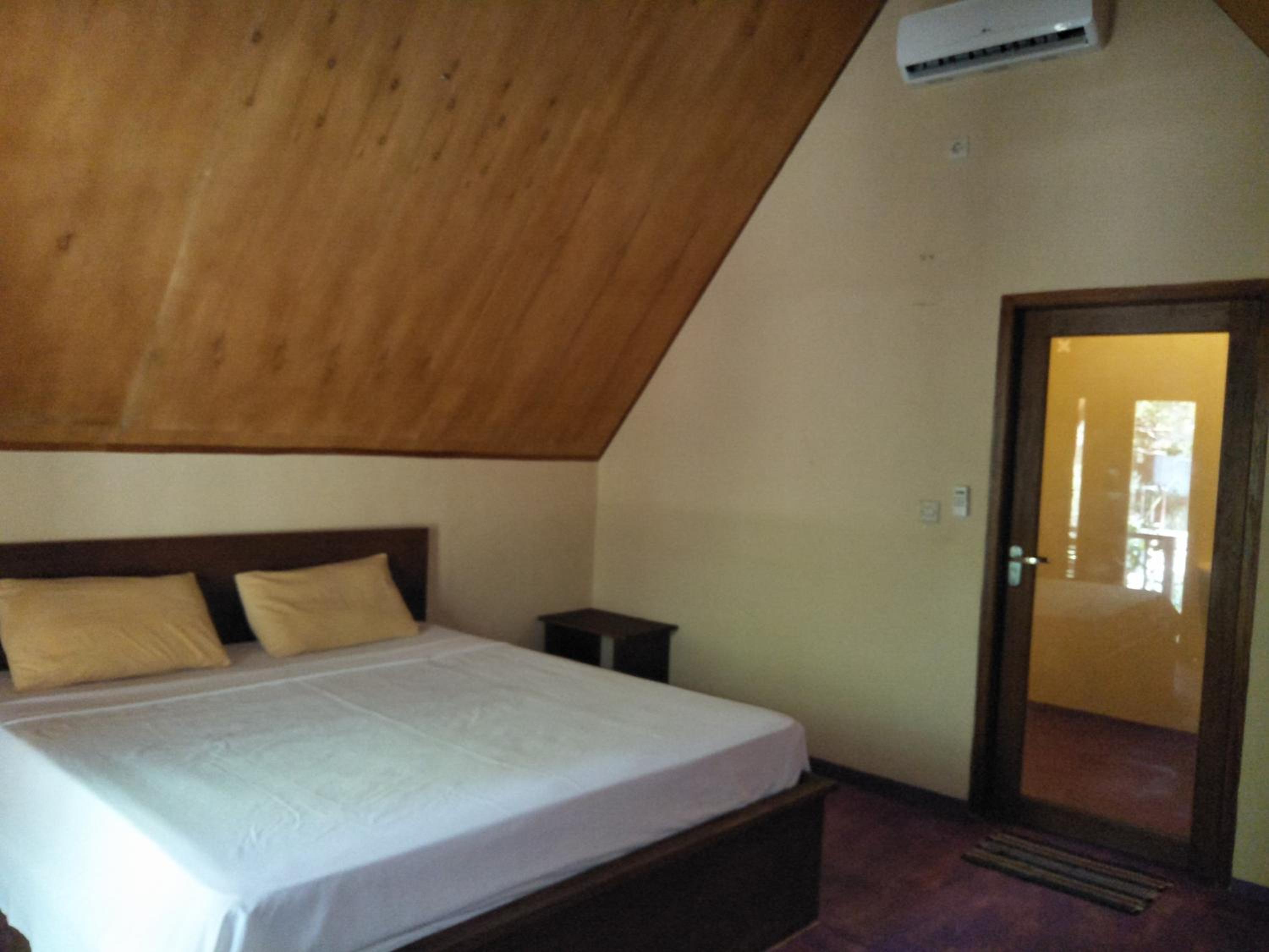 Double Room with Patio - Photo 8
