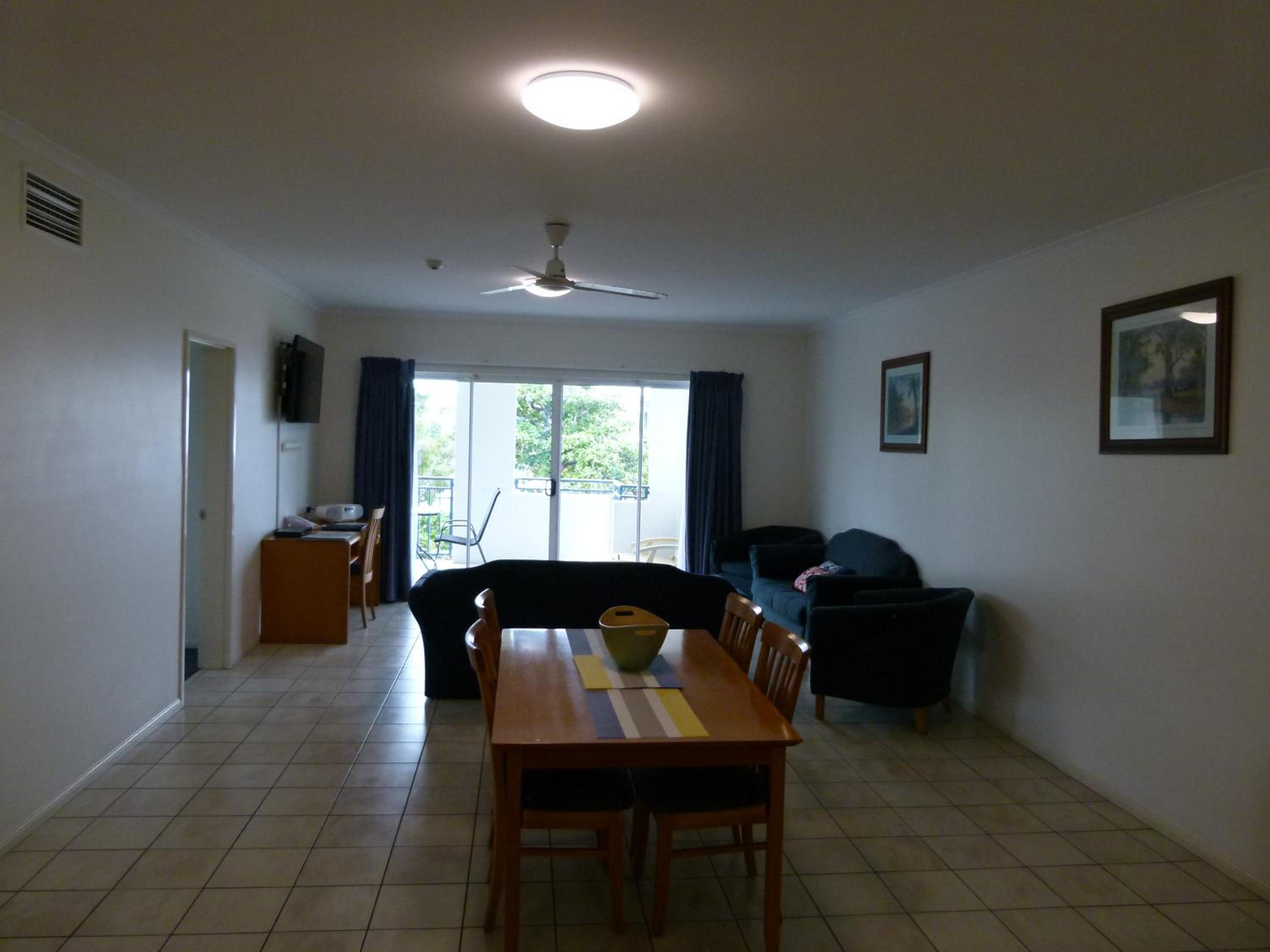 One-Bedroom Apartment photo 3