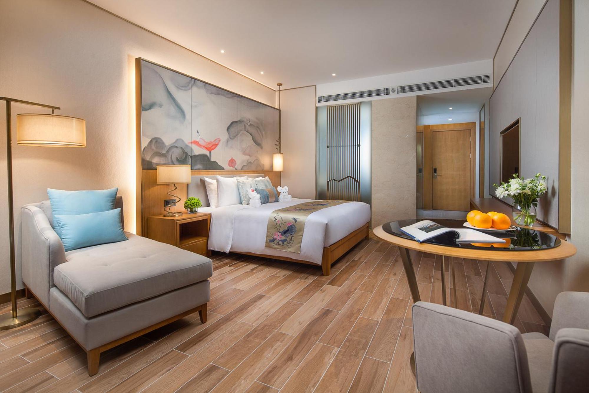 Deluxe King Room photo 2