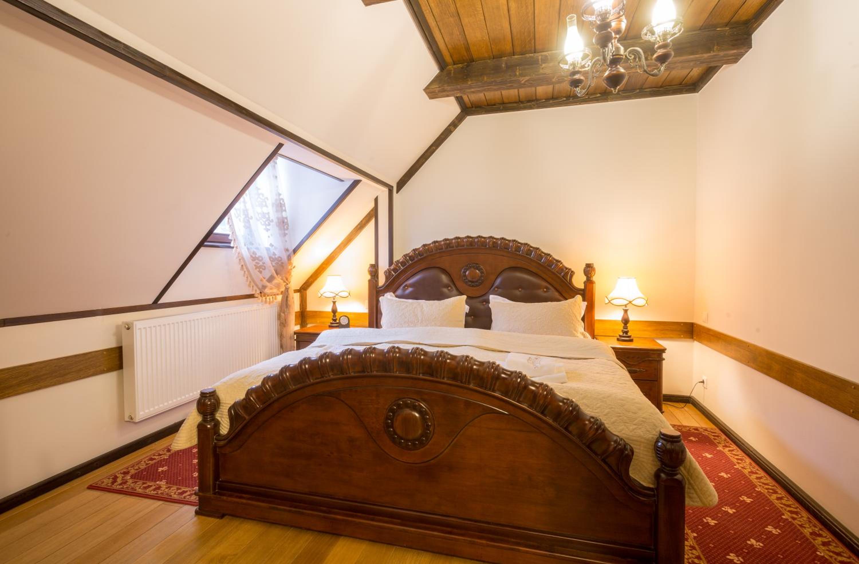 Deluxe Triple Room with Kingsize Bed photo 1