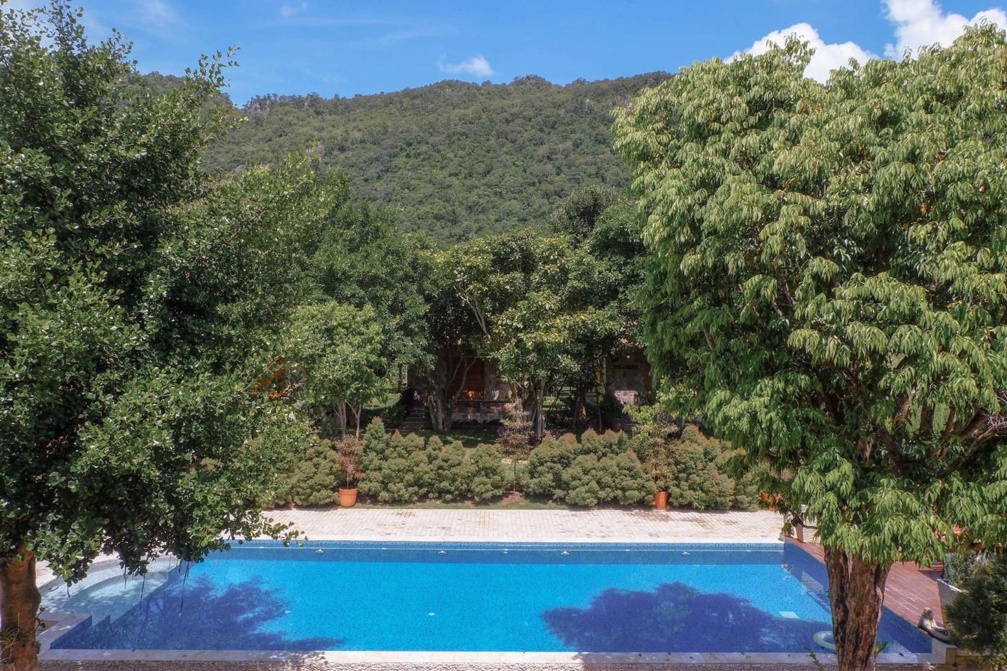 King Room with Pool View photo 2