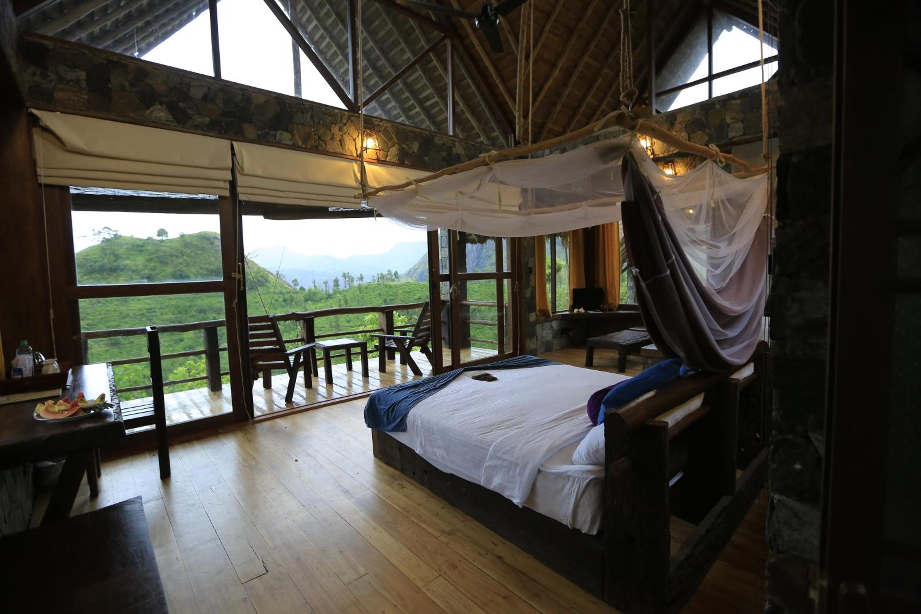 Honeymoon Deluxe with Bathtub