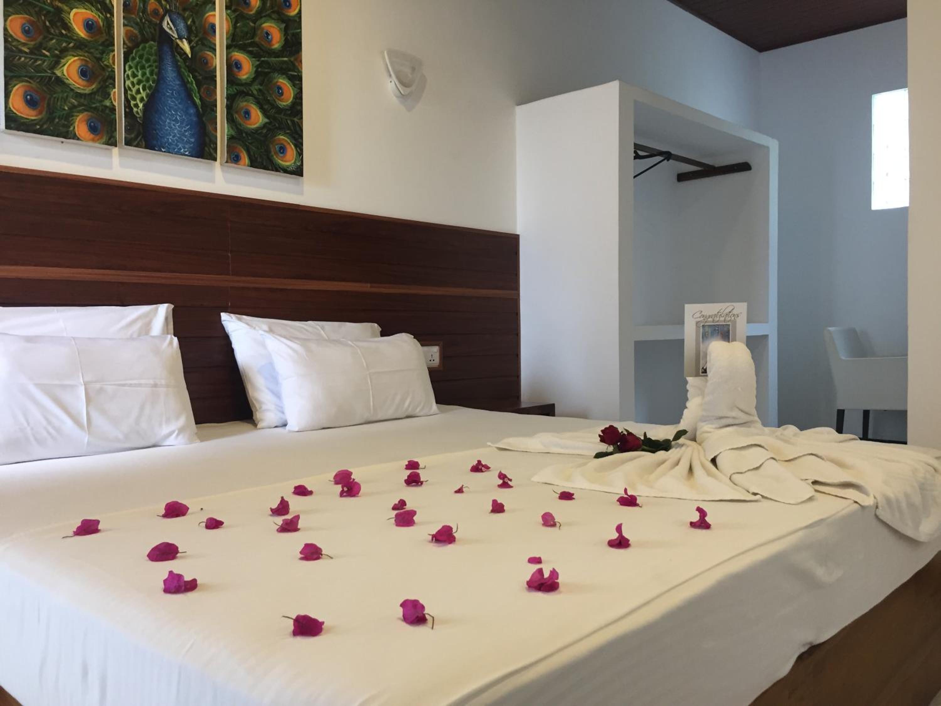 Deluxe Double Room (2 Adults + 1 Child)