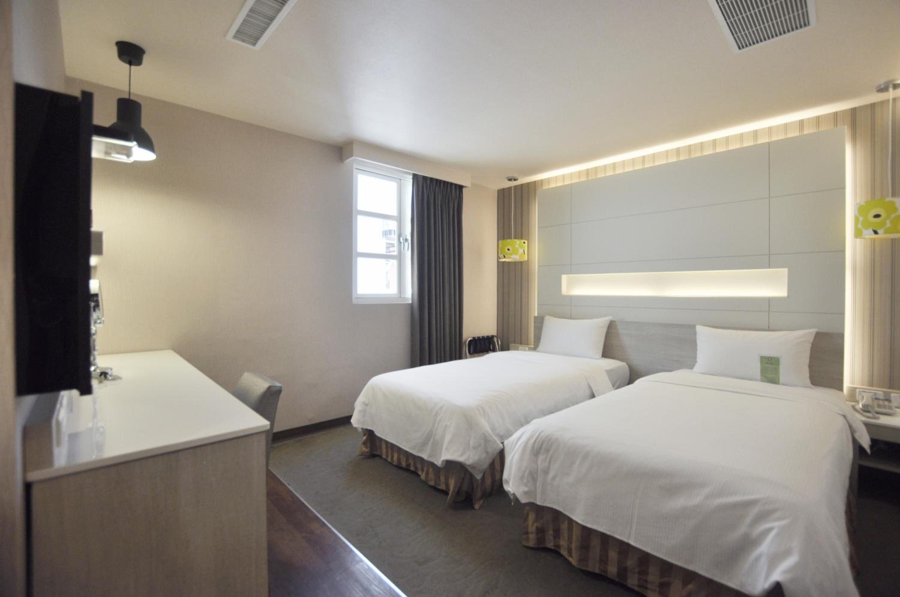 Business Twin Room photo 2