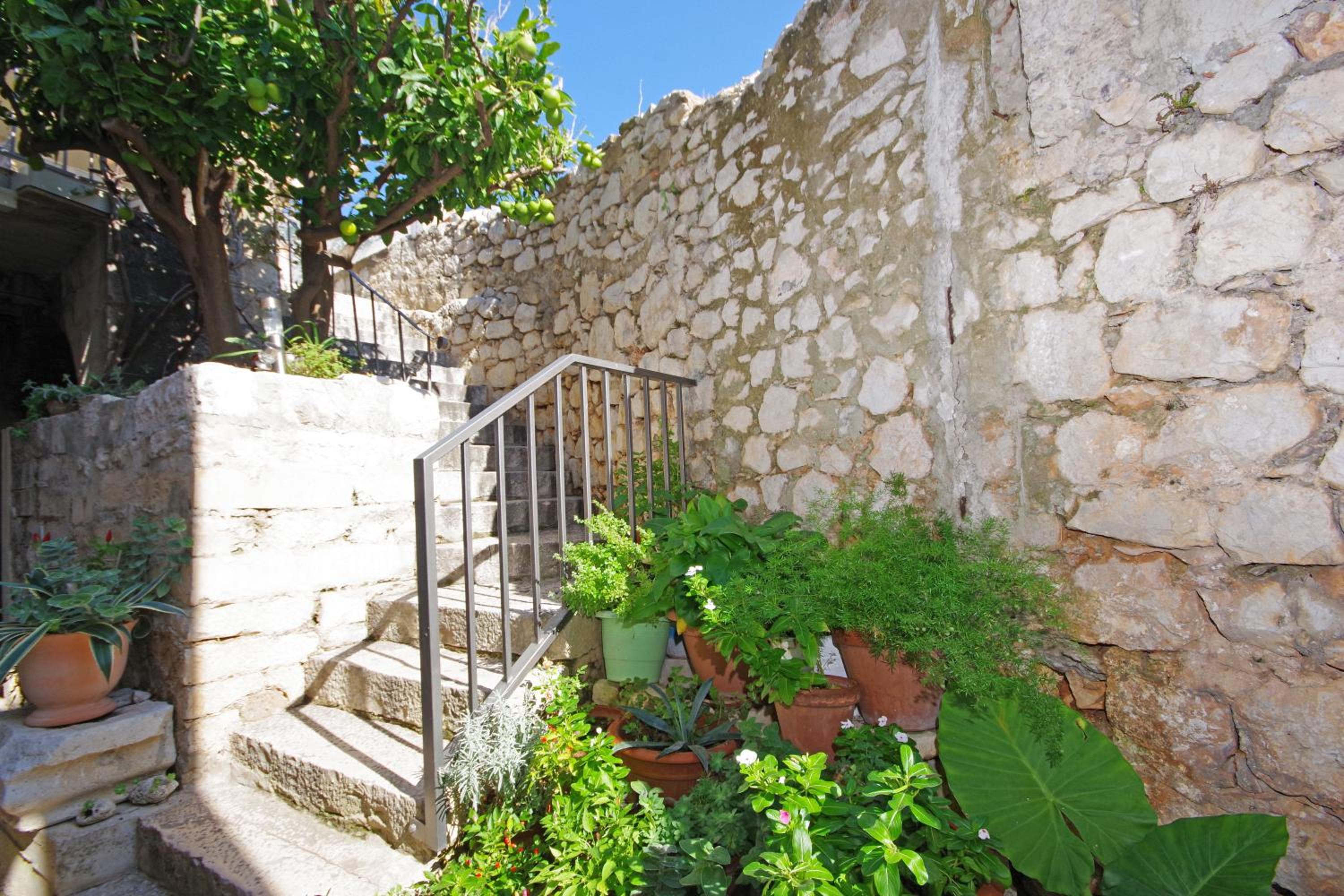 Studio with Terrace - Photo 15