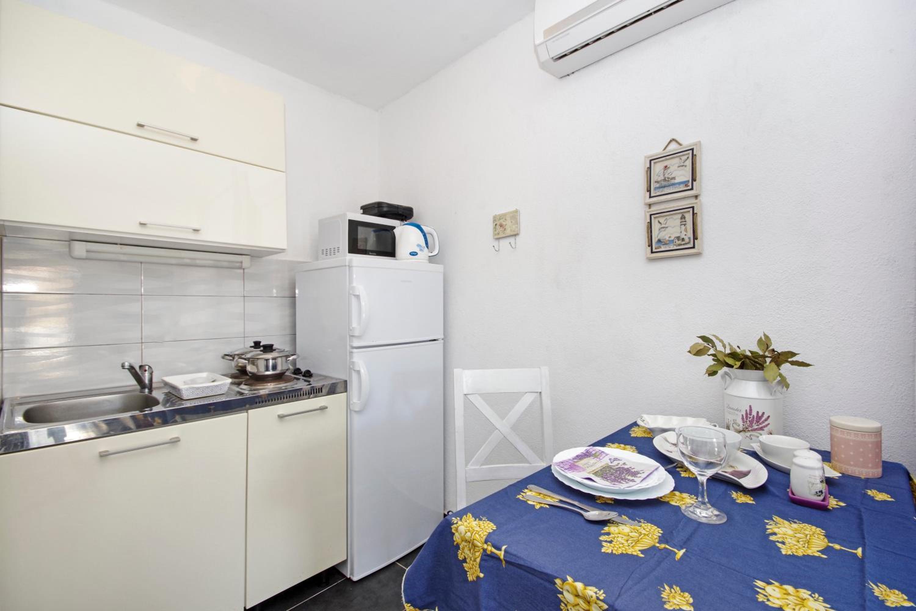 Studio with Terrace - Photo 24