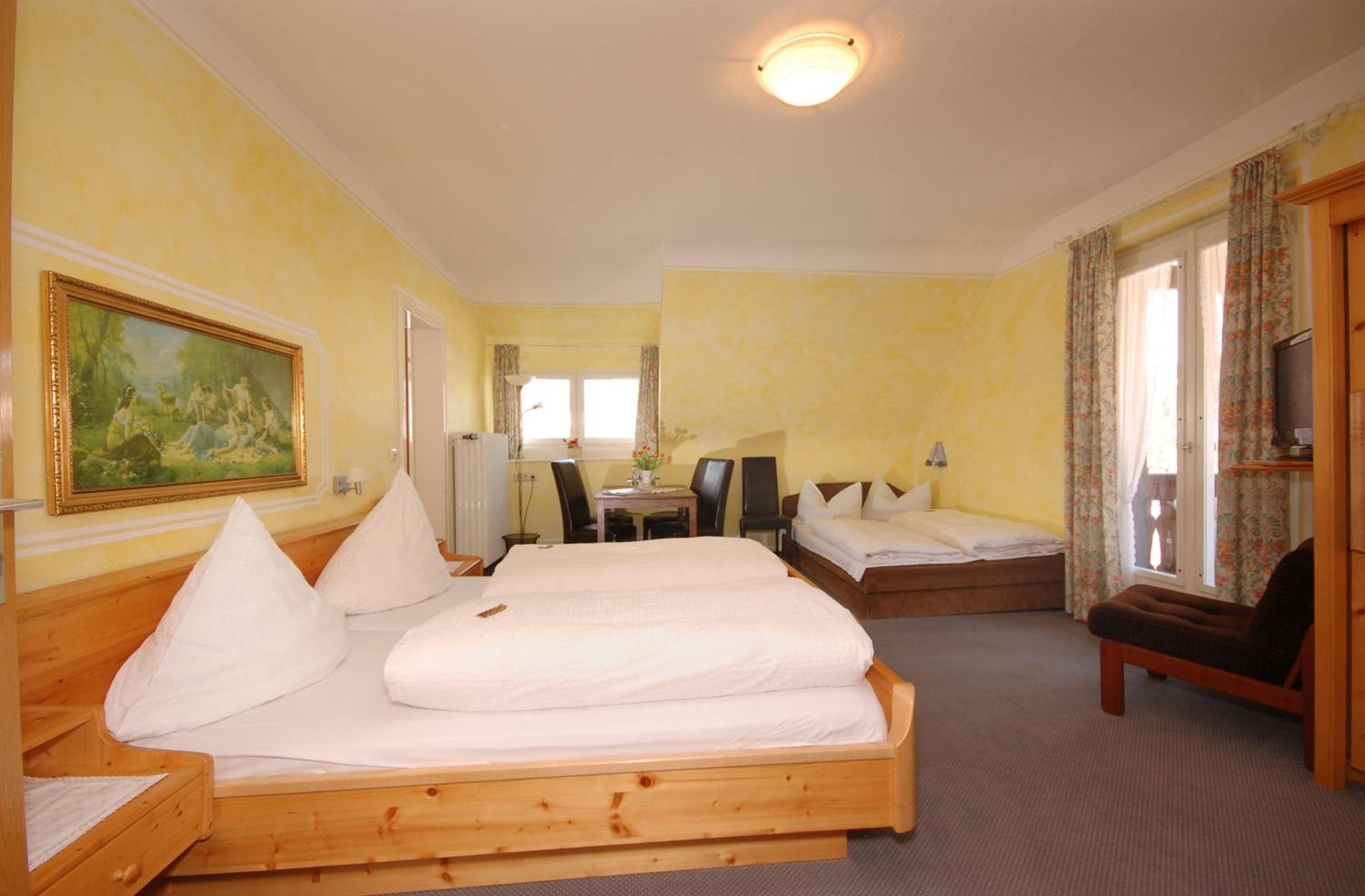 Quadruple Room with Balcony photo 1