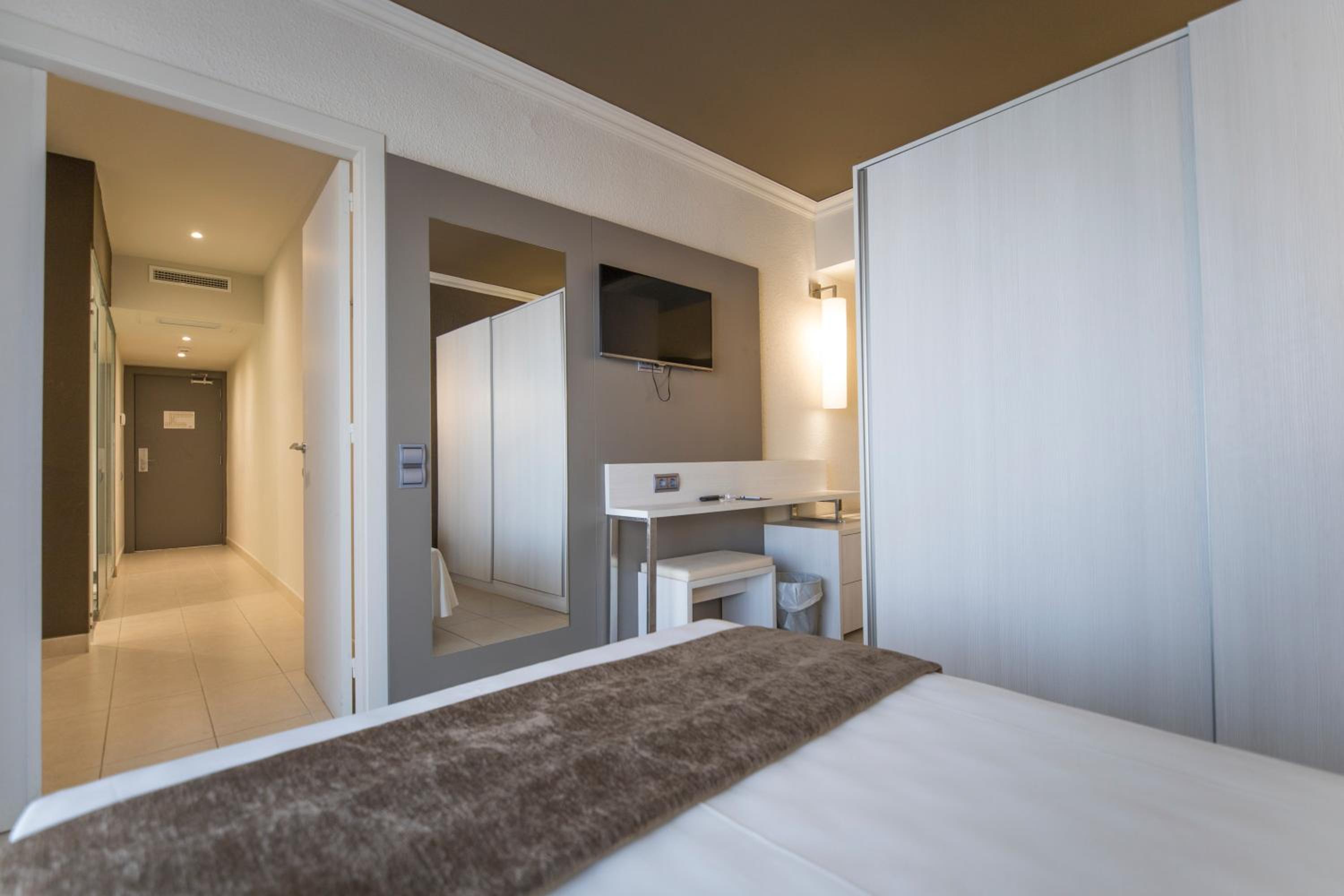 Quintuple Room (2 adults + 3 children) photo 3