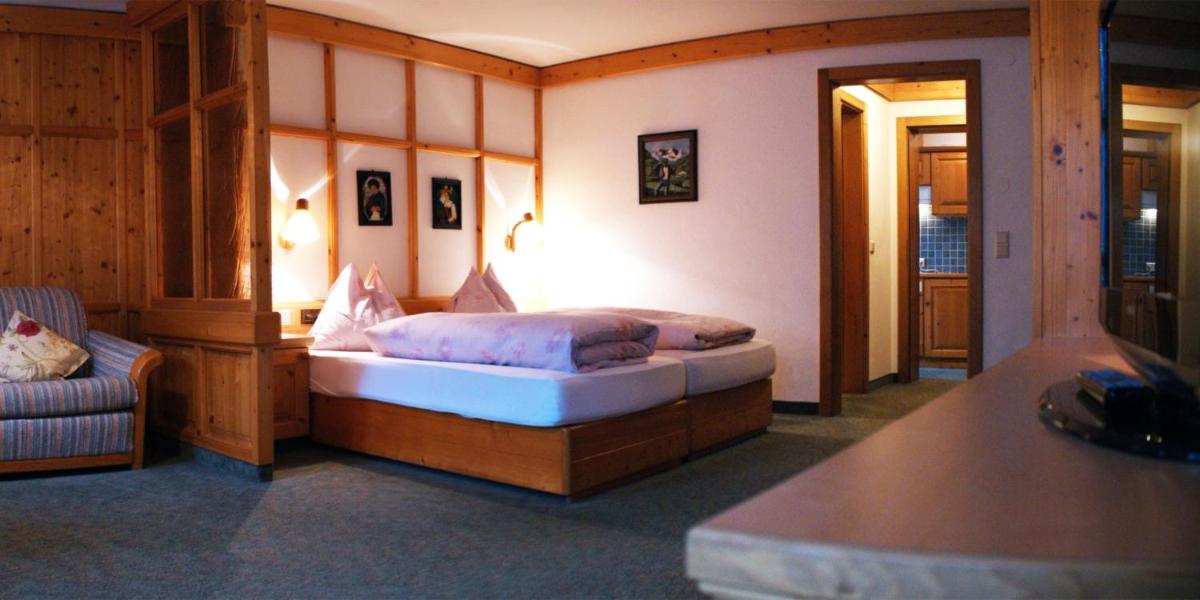 Superior Double Room with Balcony - Photo 5